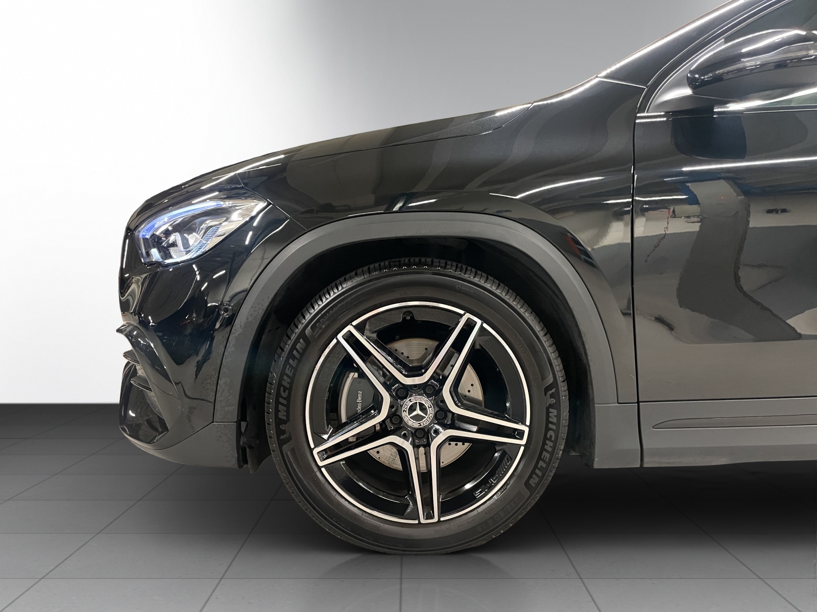 MERCEDES-BENZ GLA 200 AMG Line 7G-DCT-image-6