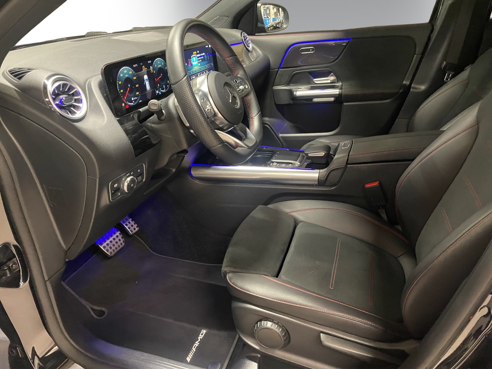 Image MERCEDES-BENZ GLA-200 GLA 200 AMG Line 7G-DCT
