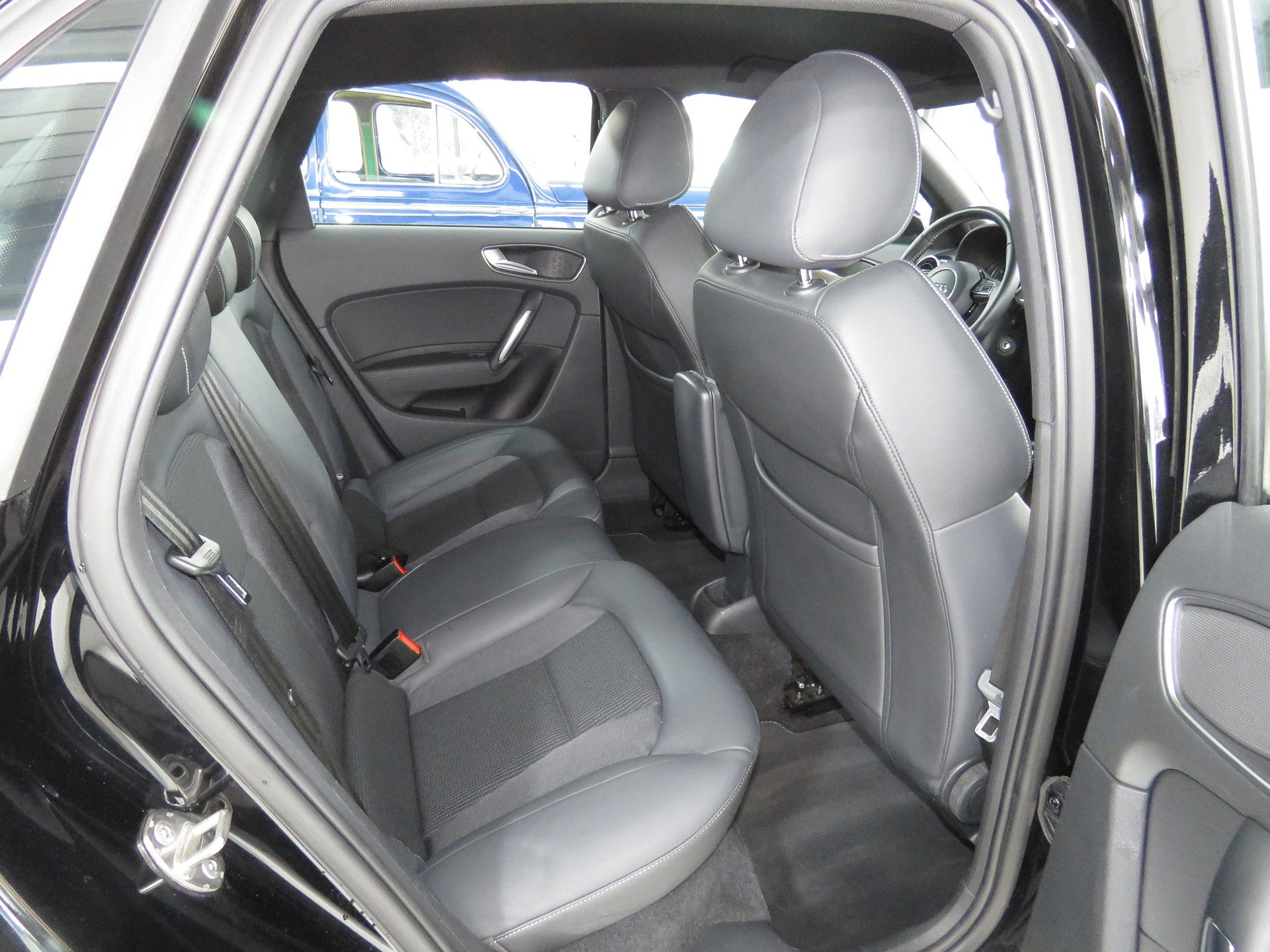 AUDI A1 Sportback Sport 1.4 TFSI S-Line Ambition S-tronic (Automat)-image-13