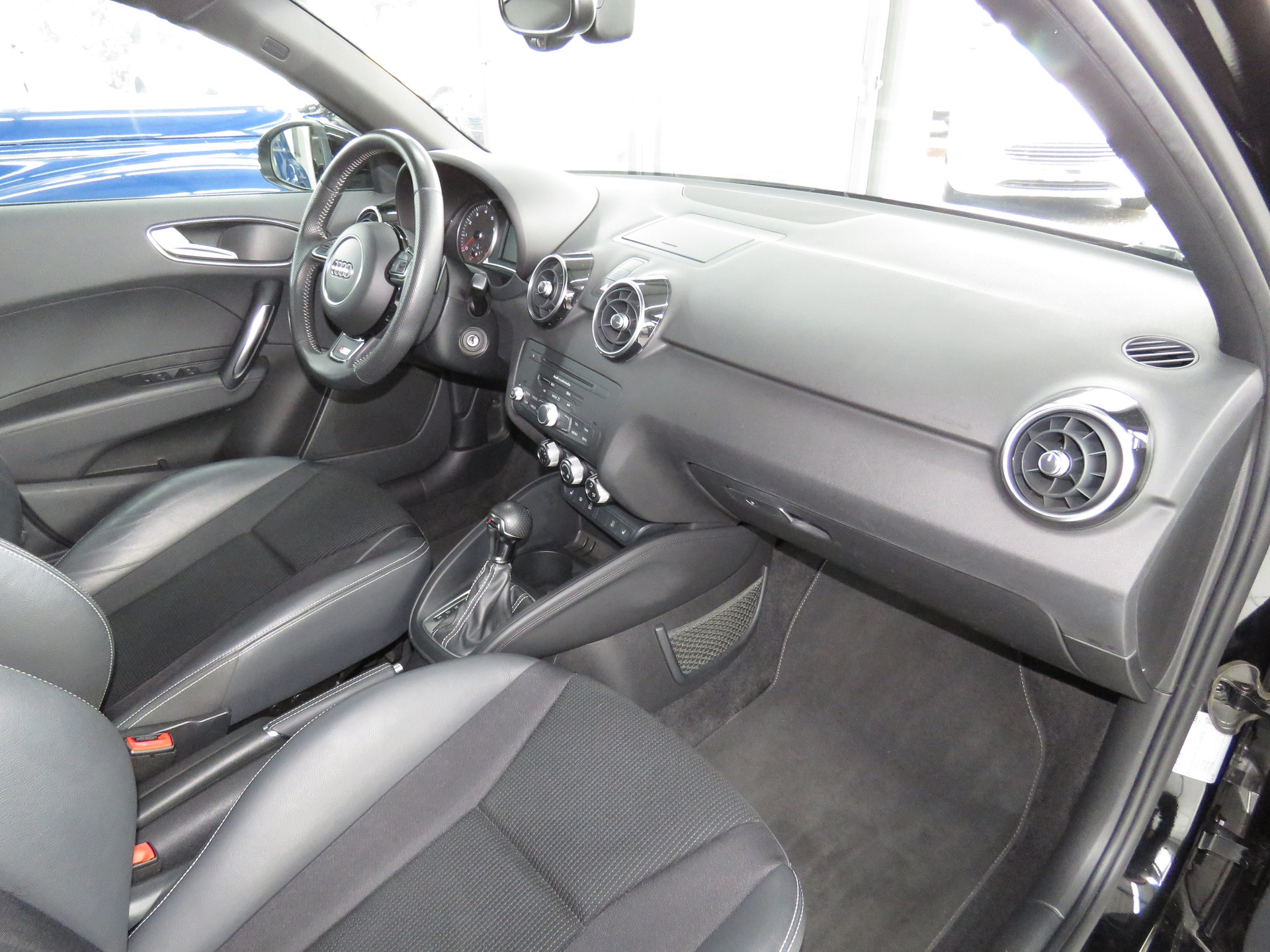 AUDI A1 Sportback Sport 1.4 TFSI S-Line Ambition S-tronic (Automat)-image-11