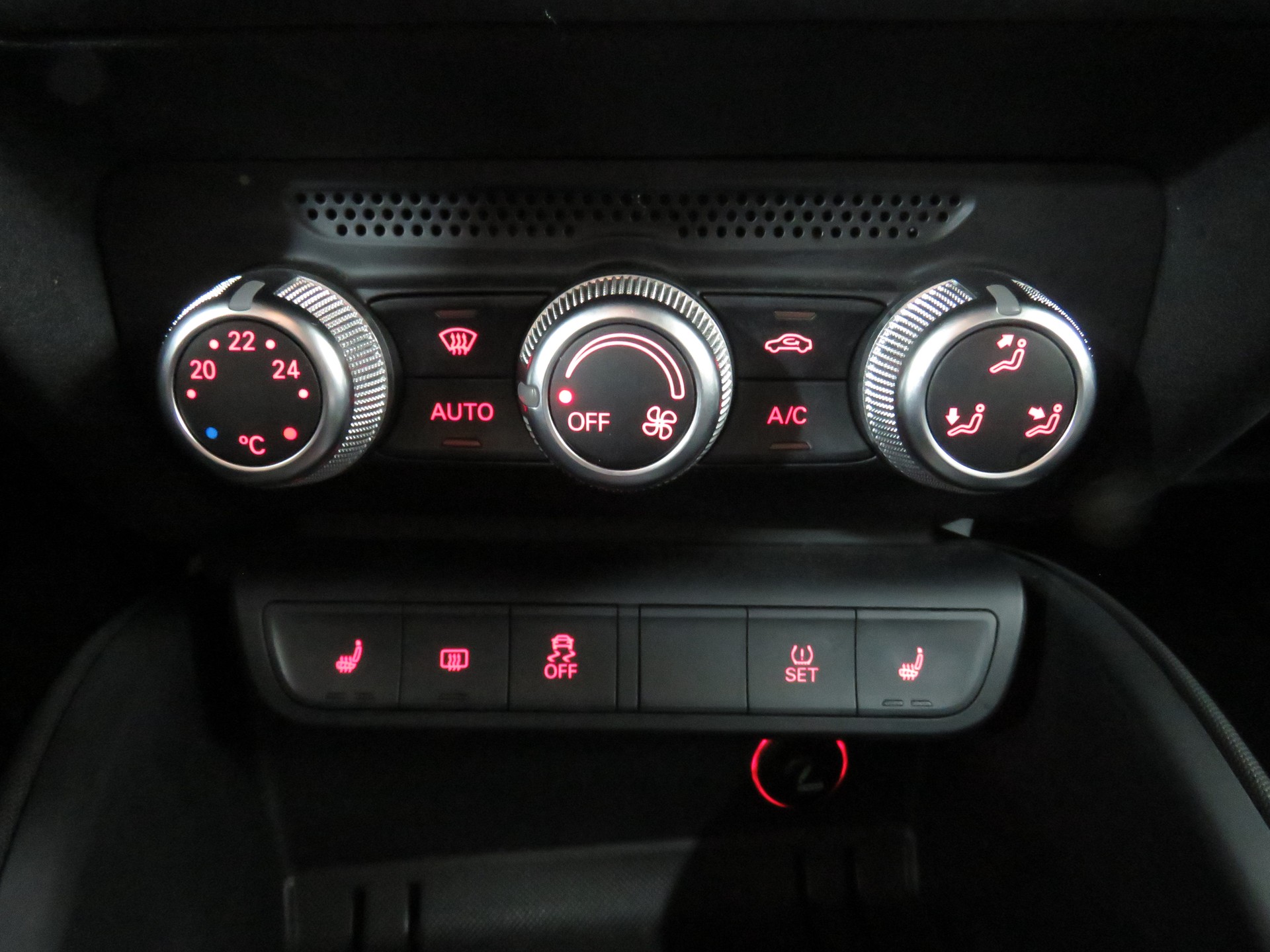 AUDI A1 Sportback Sport 1.4 TFSI S-Line Ambition S-tronic (Automat)-image-18