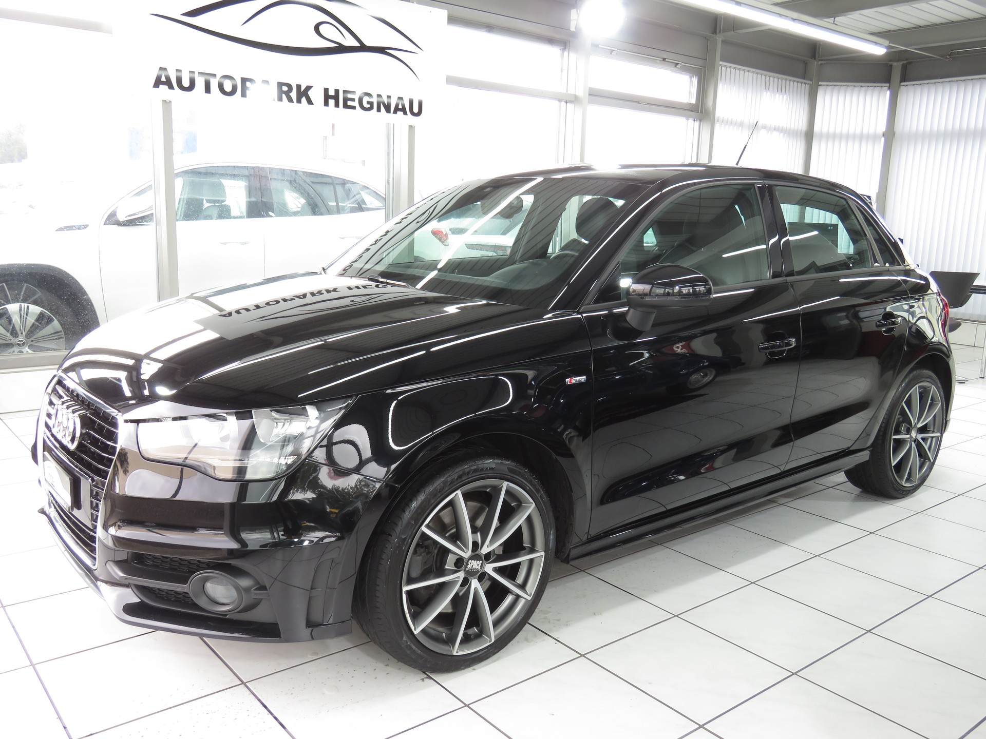 AUDI A1 Sportback Sport 1.4 TFSI S-Line Ambition S-tronic (Automat)-image-0