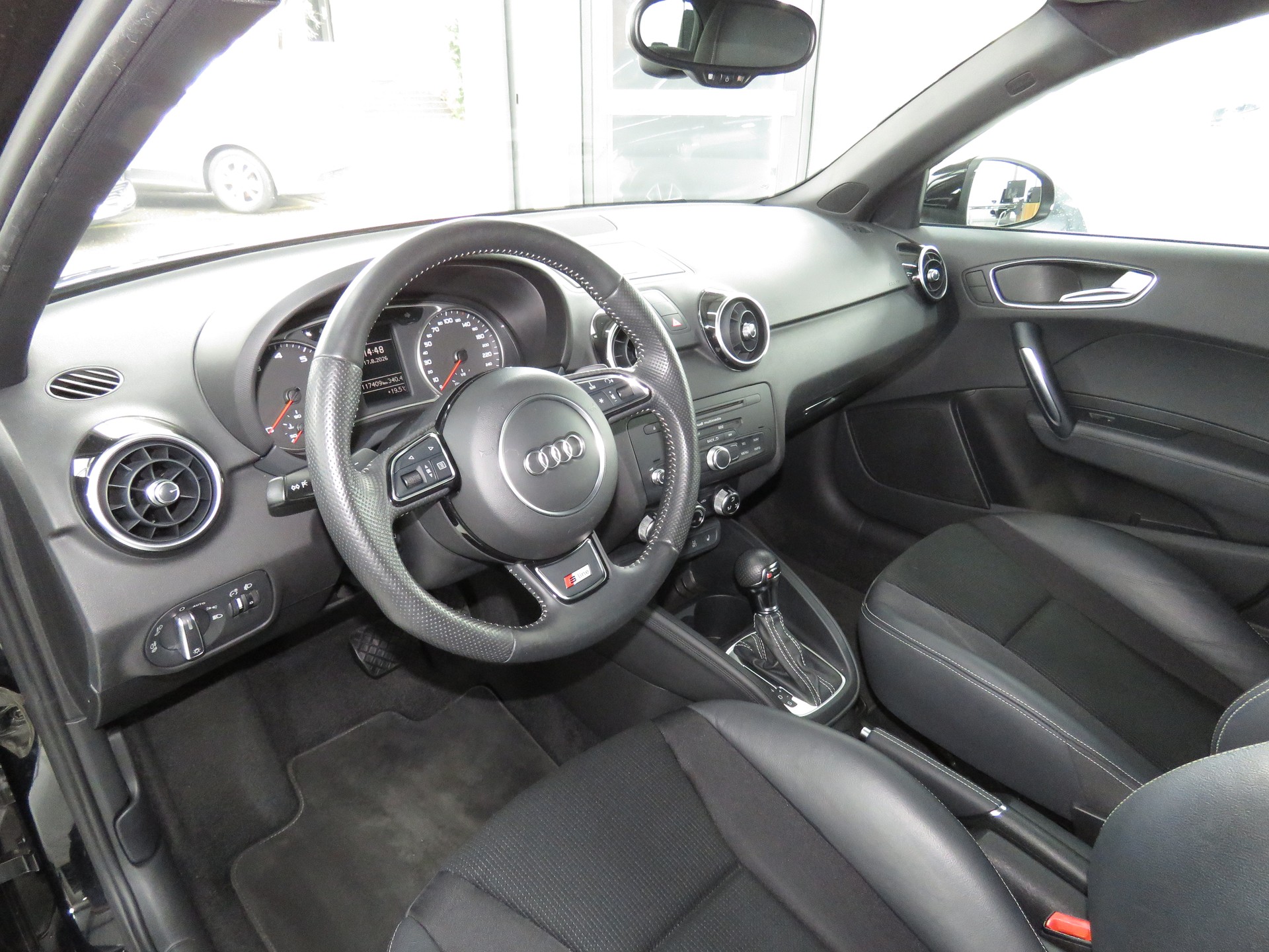 AUDI A1 Sportback Sport 1.4 TFSI S-Line Ambition S-tronic (Automat)-image-7