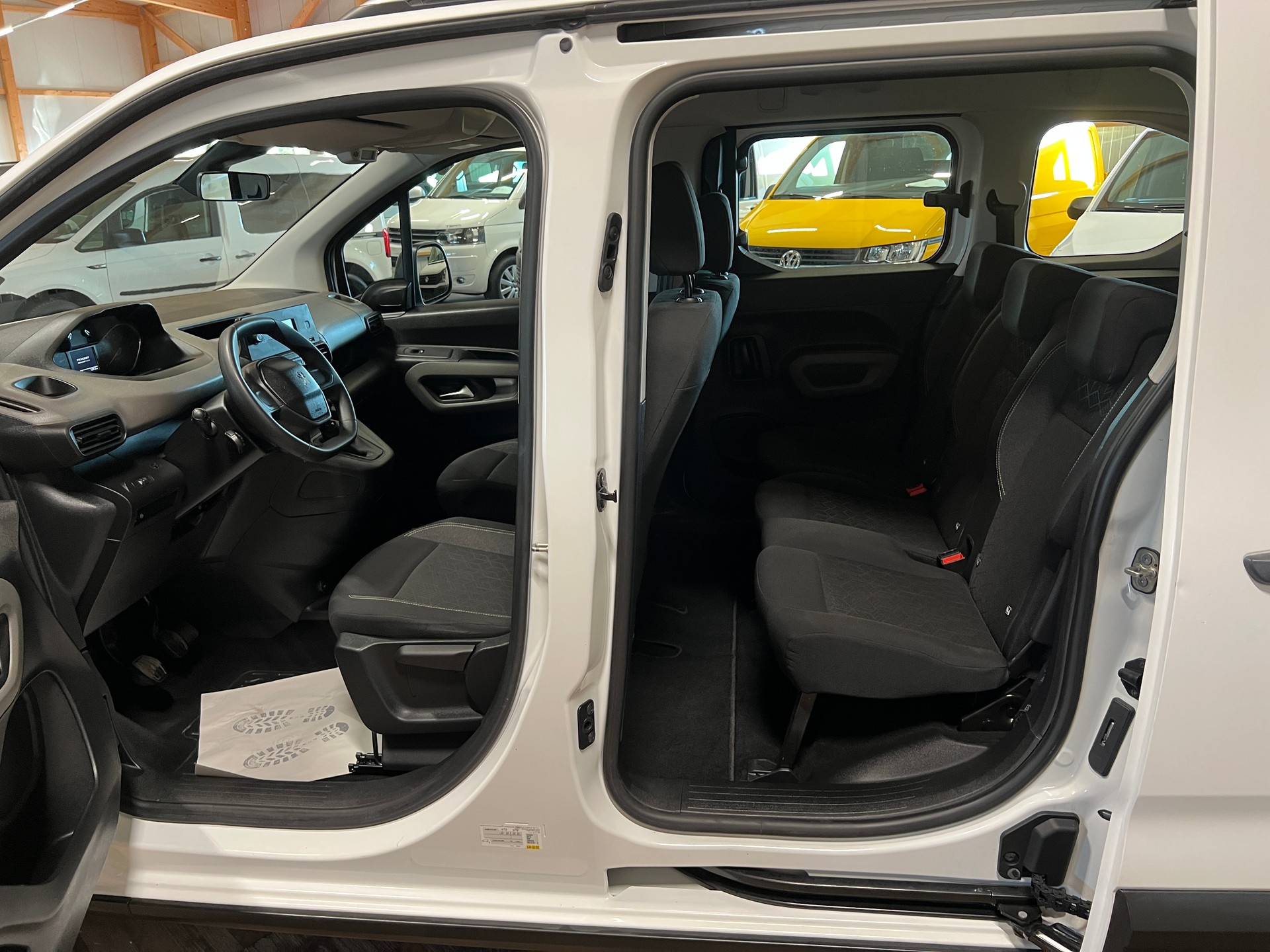 PEUGEOT Rifter 1.2 PureTech Active-image-9