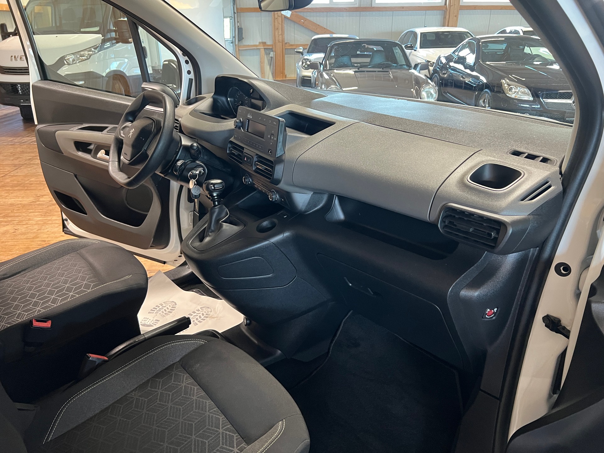 PEUGEOT Rifter 1.2 PureTech Active-image-12