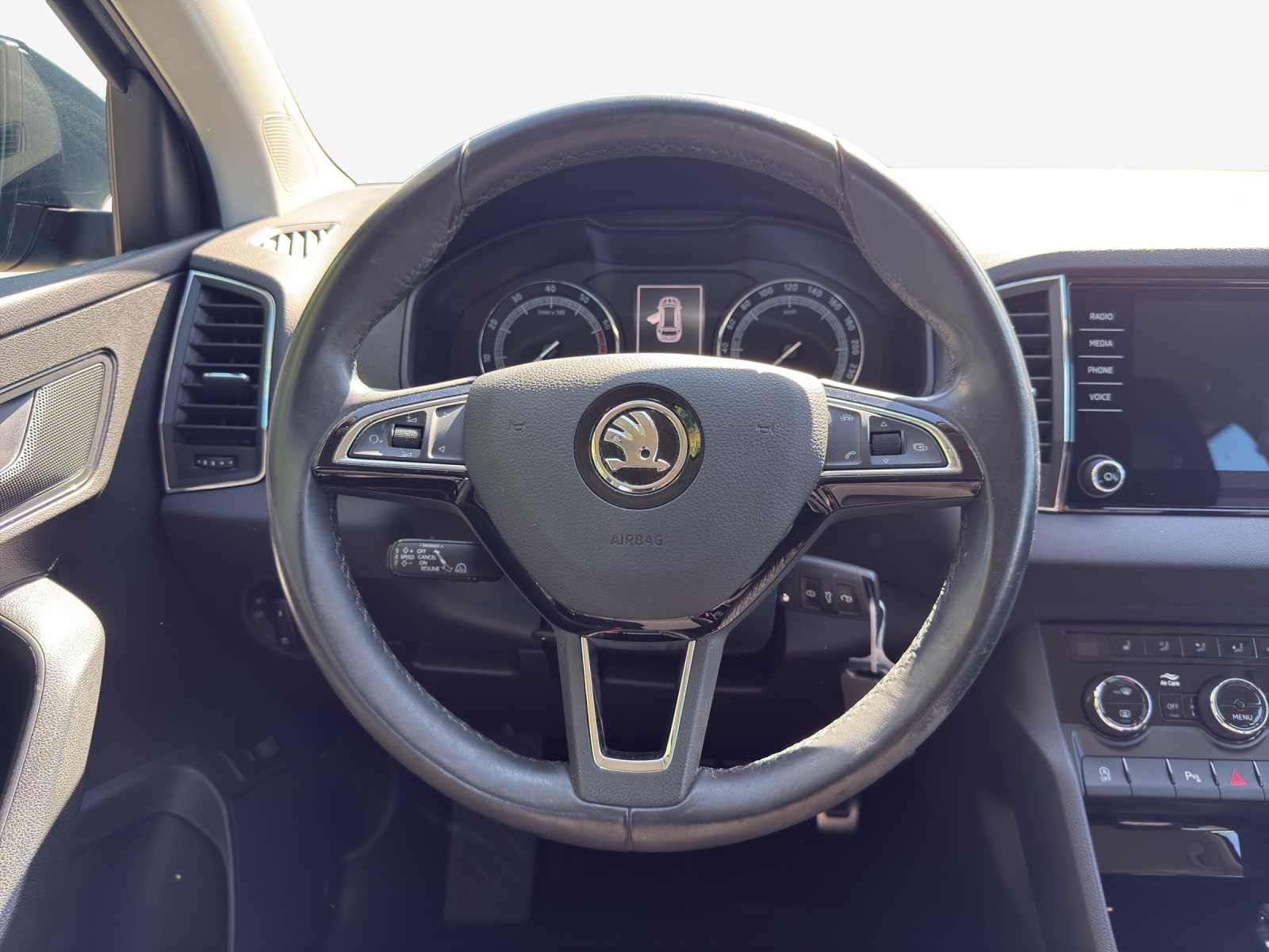 SKODA Karoq 1.0 TSI Ambition DSG-image-9
