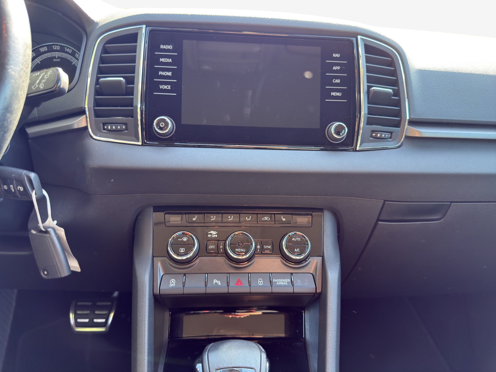 SKODA Karoq 1.0 TSI Ambition DSG-image-10
