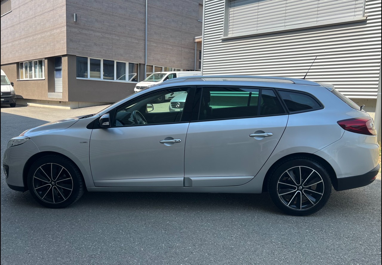 RENAULT Mégane Grandtour 1.4 16V Turbo Bose-image-4