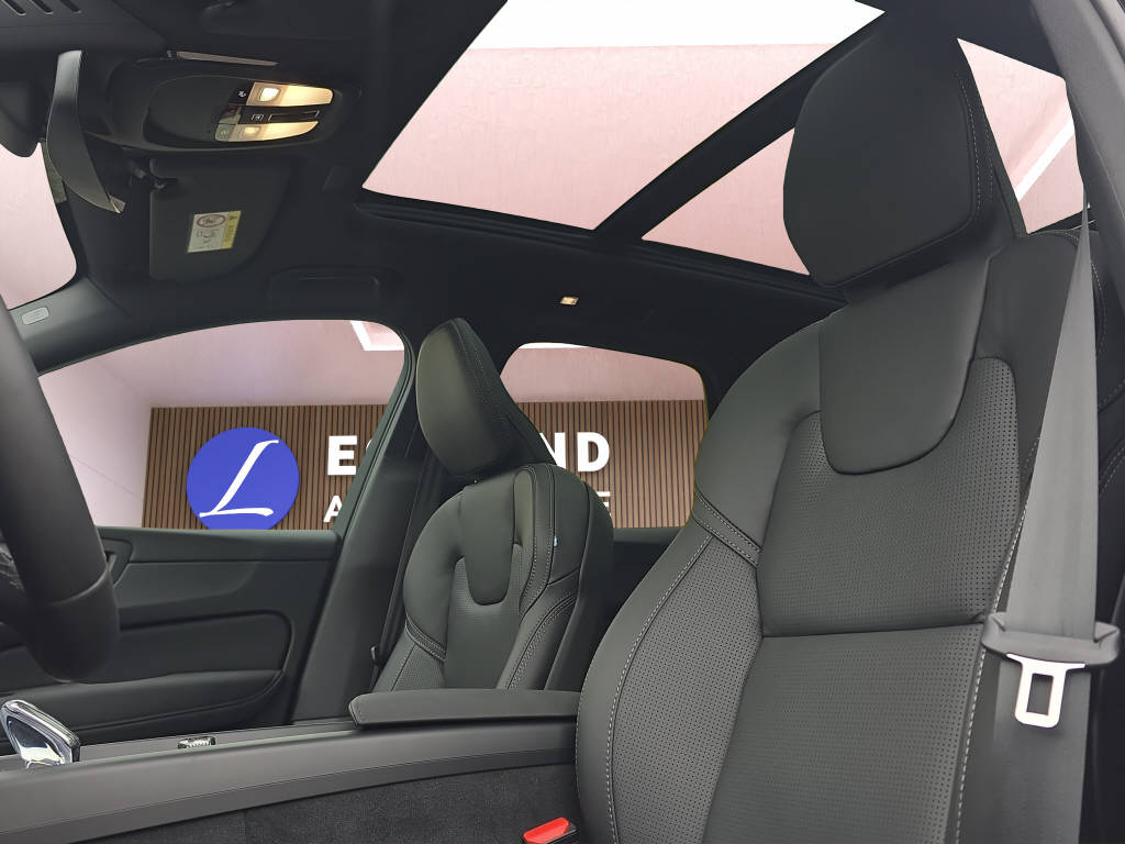 VOLVO XC60 2.0 T8 TE Black Edition eAWD-image-12