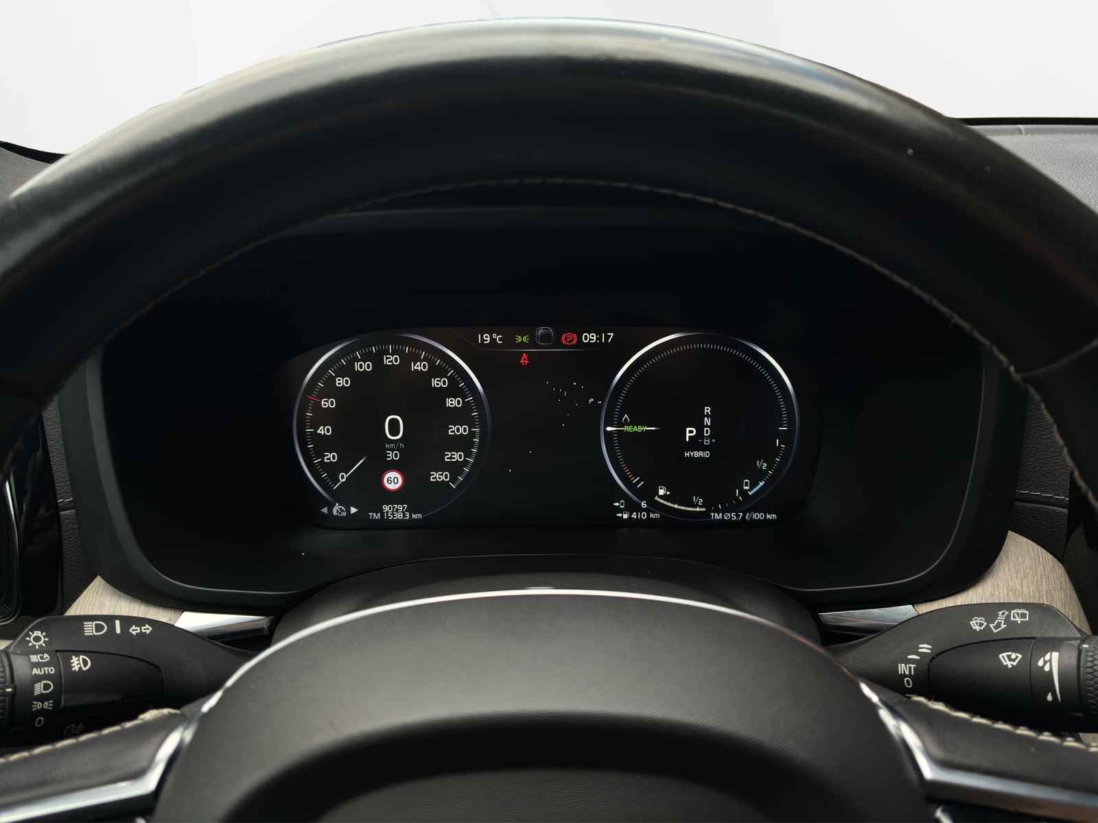 VOLVO XC60 2.0 T8 TE Inscription eAWD-image-15