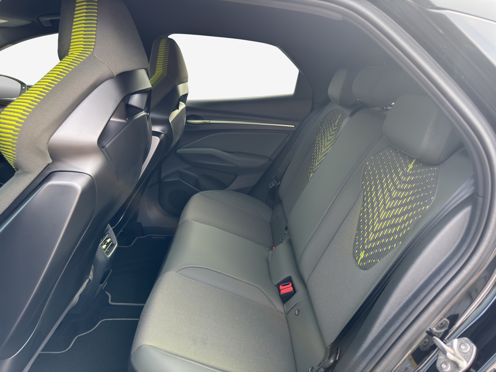 CUPRA Raval 52 kWh VZ Extreme Launch Edition-image-11