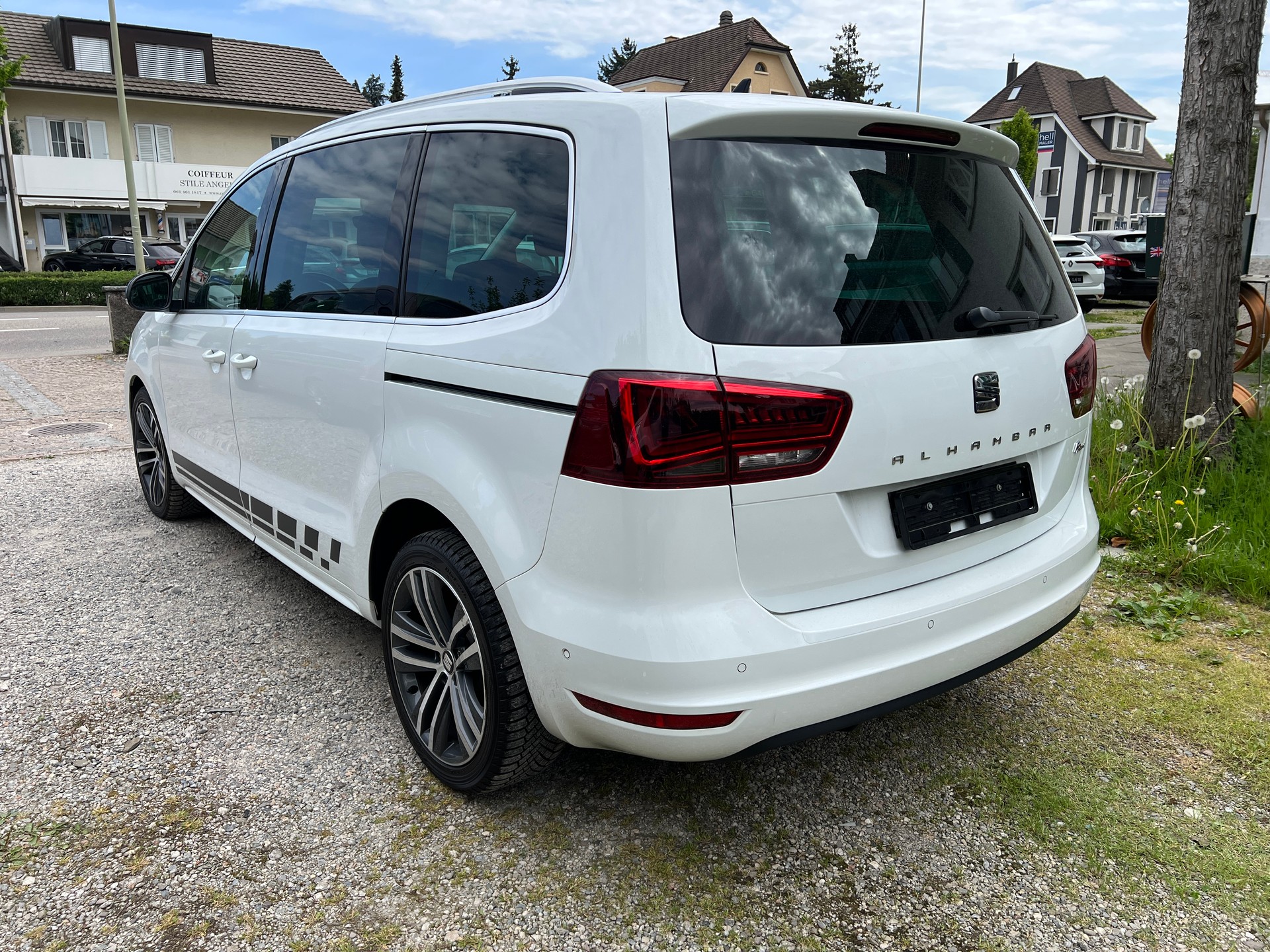 SEAT Alhambra 2.0 TDI DSG SWISS FR-image-1