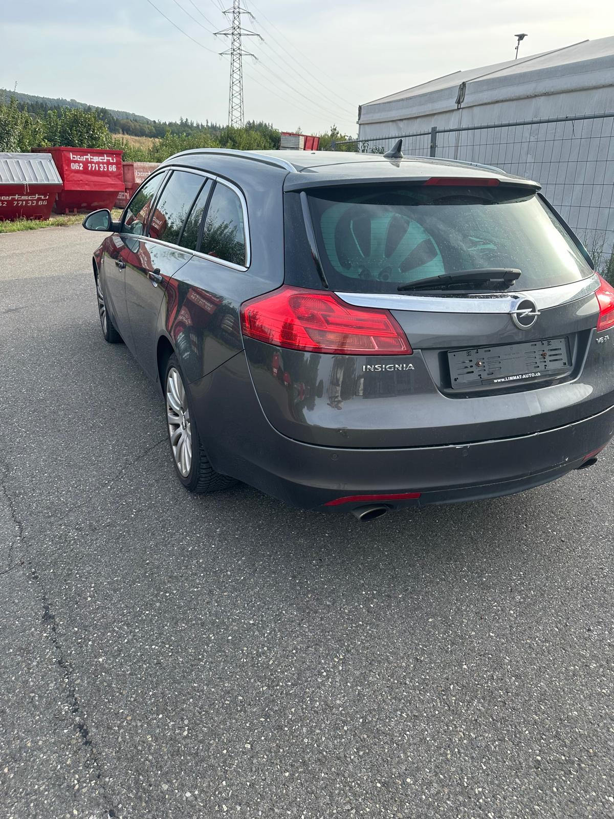 OPEL Insignia ST 2.8 Turbo Sport 4WD Aut.-image-9