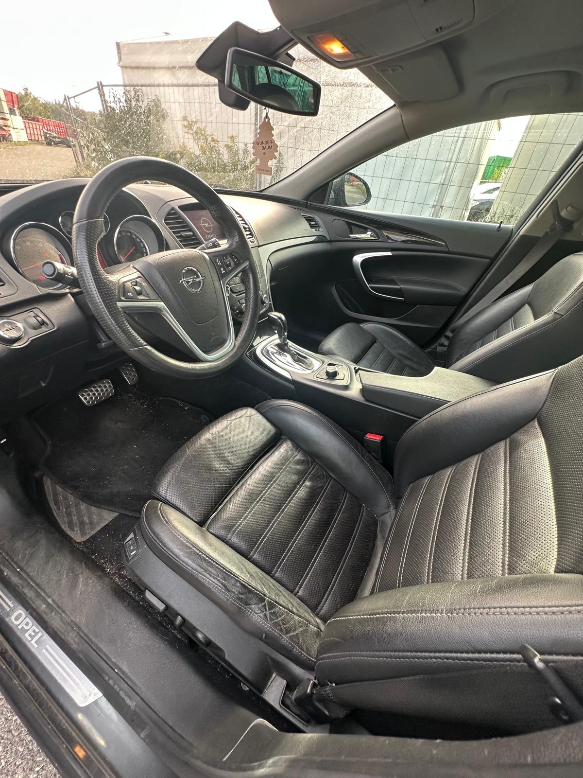 OPEL Insignia ST 2.8 Turbo Sport 4WD Aut.-image-14