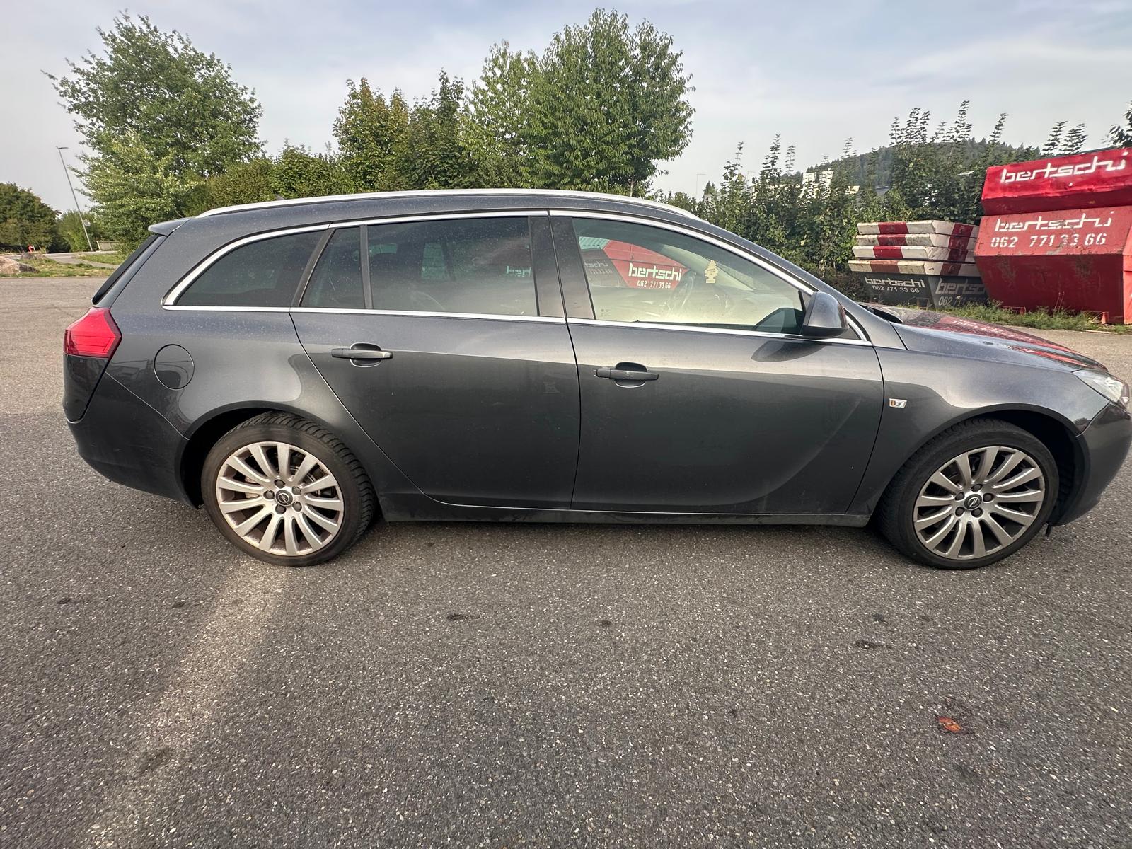 OPEL Insignia ST 2.8 Turbo Sport 4WD Aut.-image-11