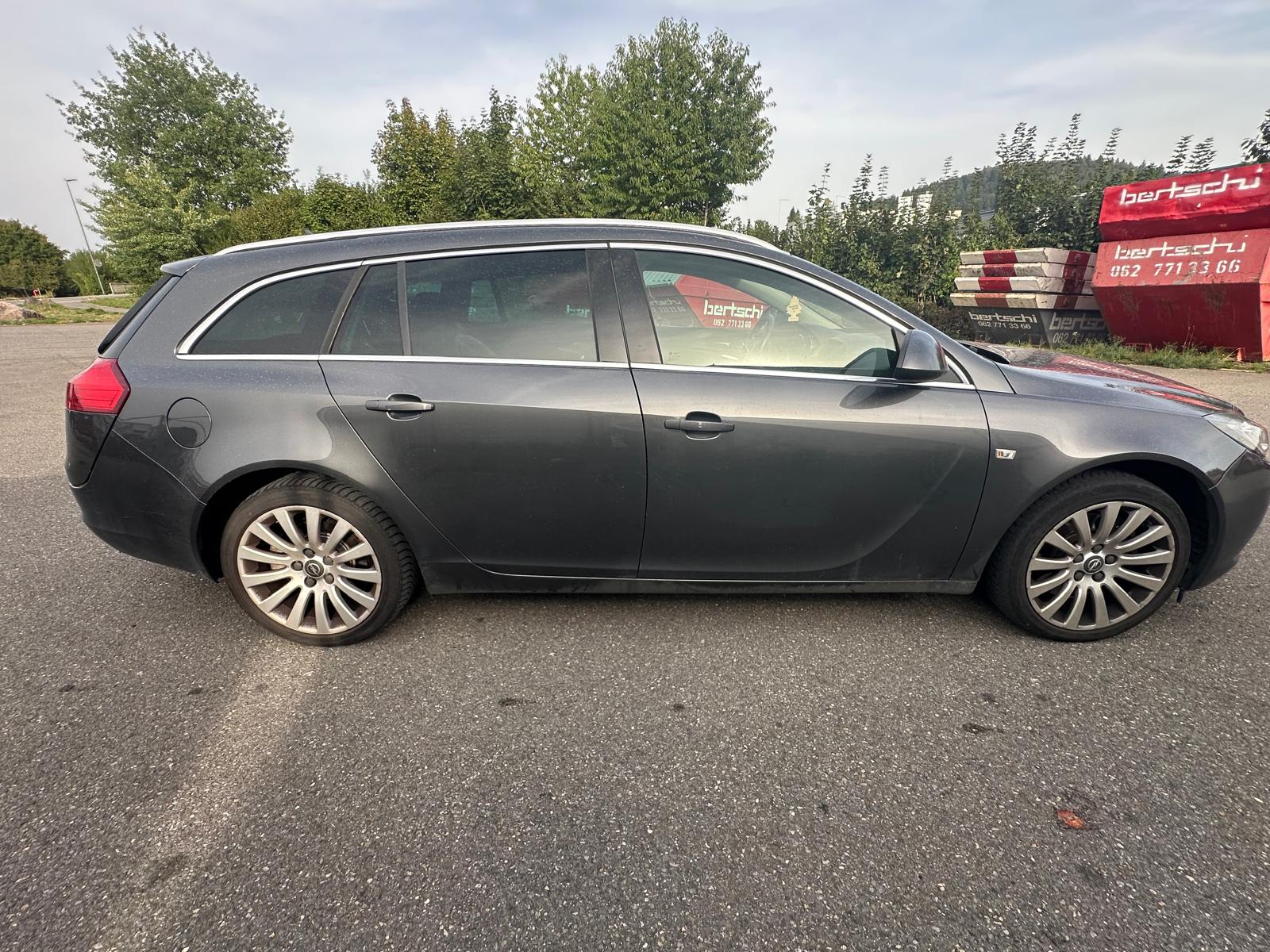 OPEL Insignia ST 2.8 Turbo Sport 4WD Aut.-image-12