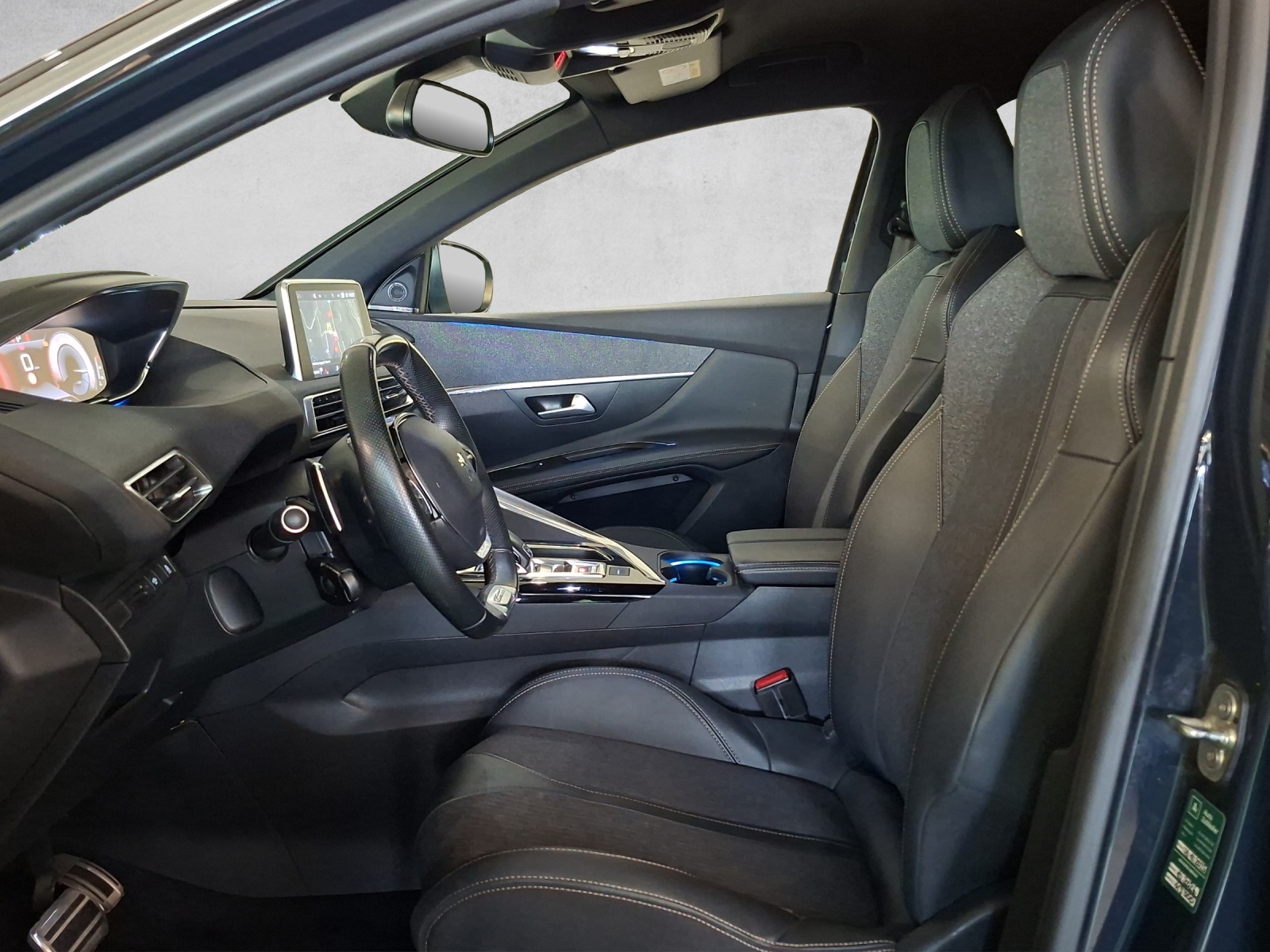 PEUGEOT 3008 1.5 BlueHDi GT Line-image-10