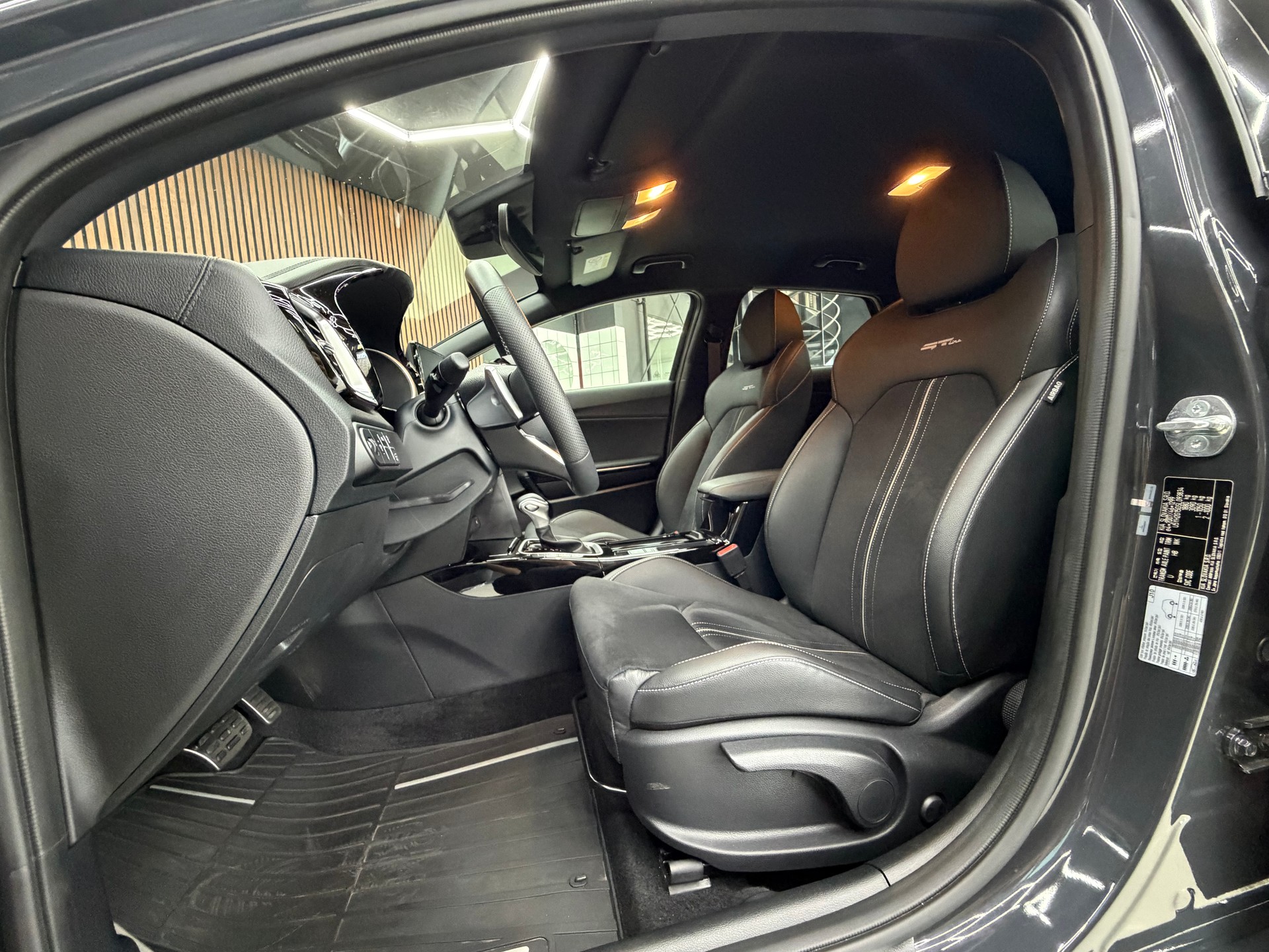KIA ProCeed 1.5 T-GDi GT-Line Edition DCT-image-10