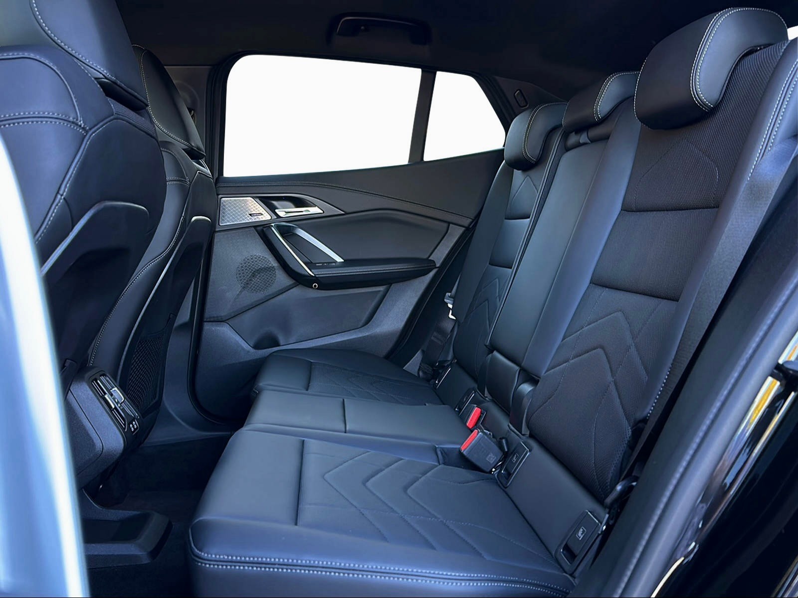BMW X2 sDrive 20i 48V M Sport Swiss-image-10