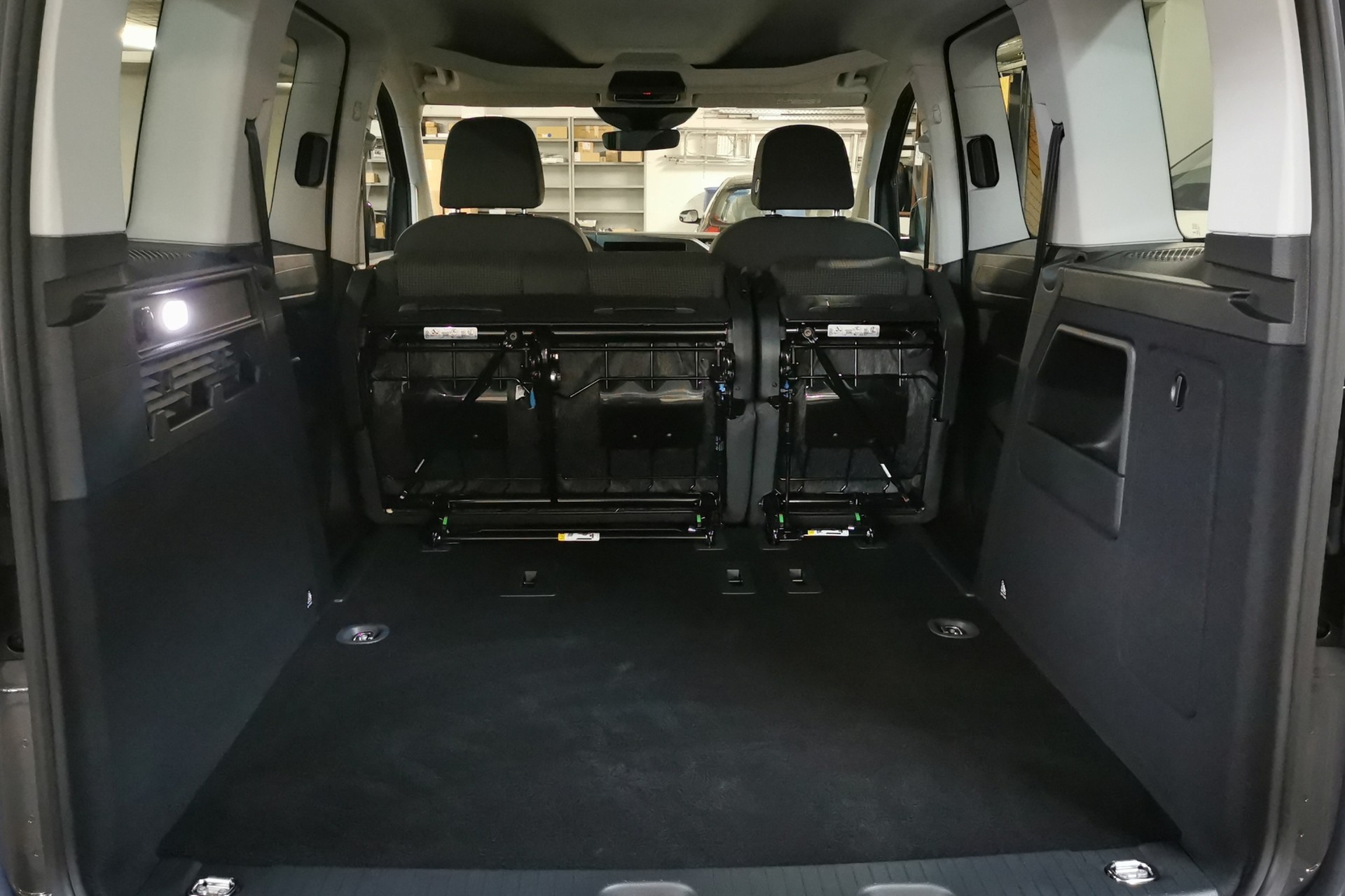 VW Caddy 2.0 TDI Liberty 4Motion-image-14