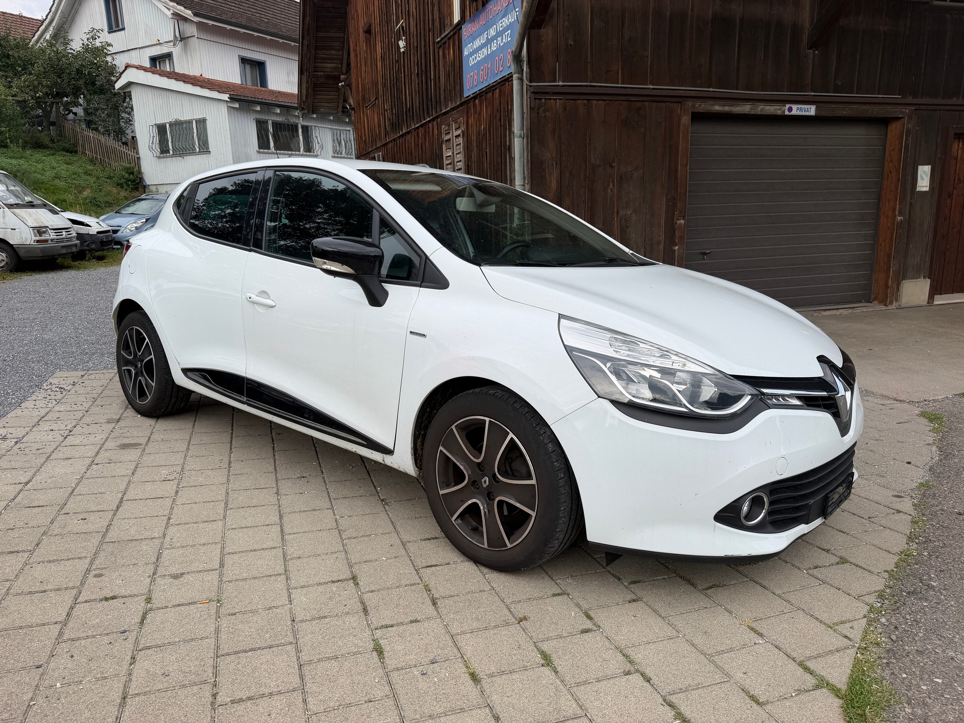 RENAULT Clio 1.2 16V T Iconic EDC-image-7