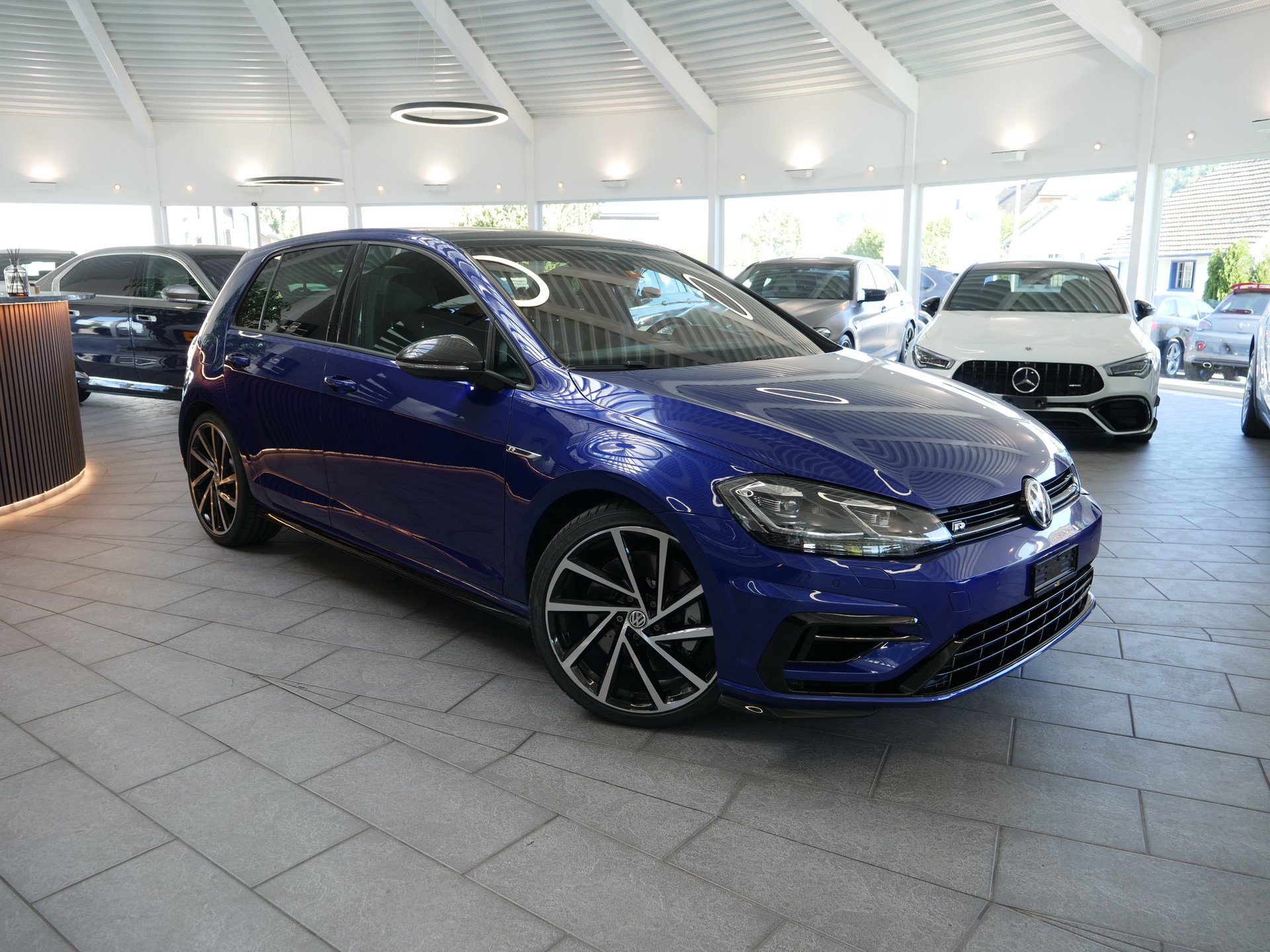 VW Golf 2.0 TSI R 4Motion DSG-image-3