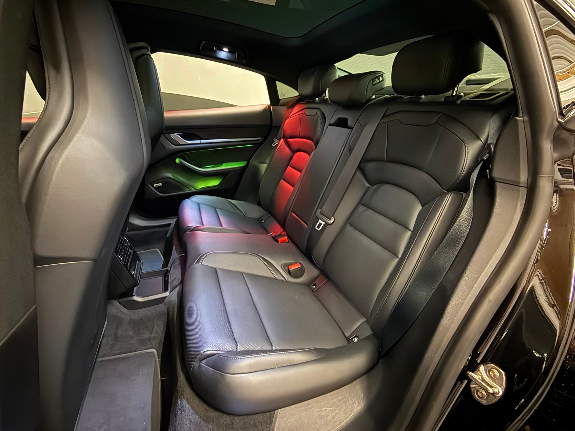PORSCHE Taycan 4S-image-12