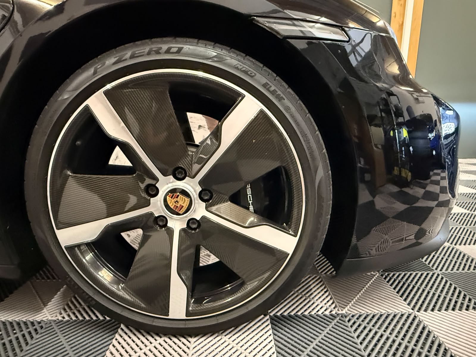 PORSCHE Taycan 4S-image-26