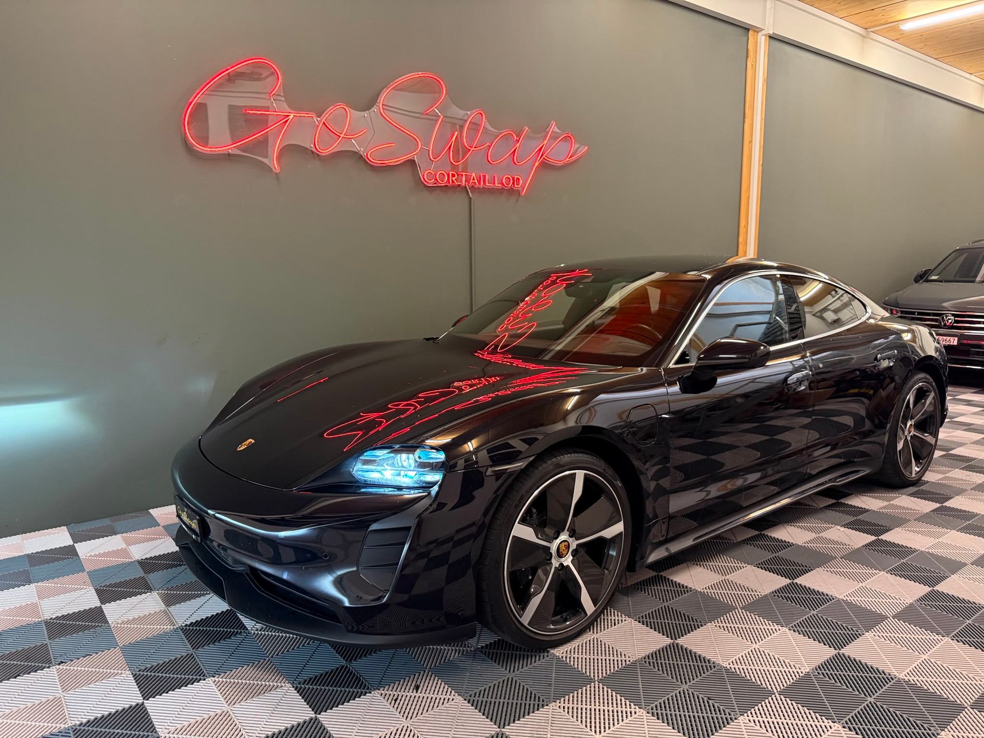PORSCHE Taycan 4S-image-0