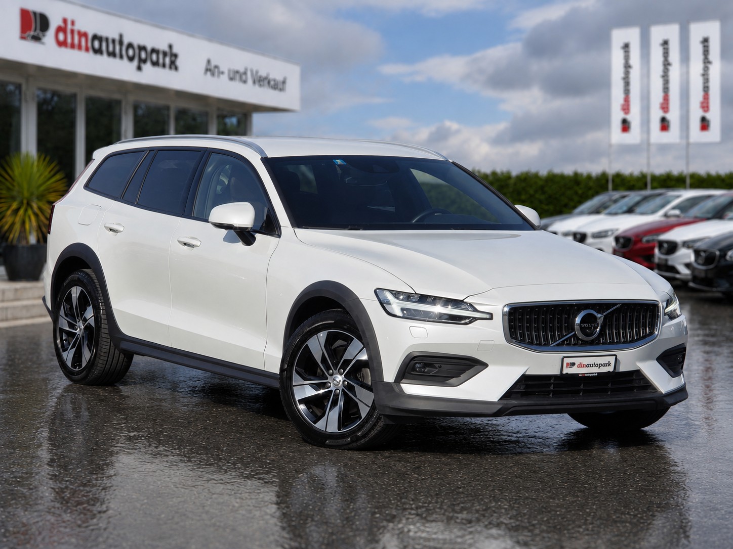 VOLVO V60 Cross Country B4 Diesel Mild Hybrid AWD Geartronic * AHK * Top Ausstattung * CH-Fahrzeug *-image-1
