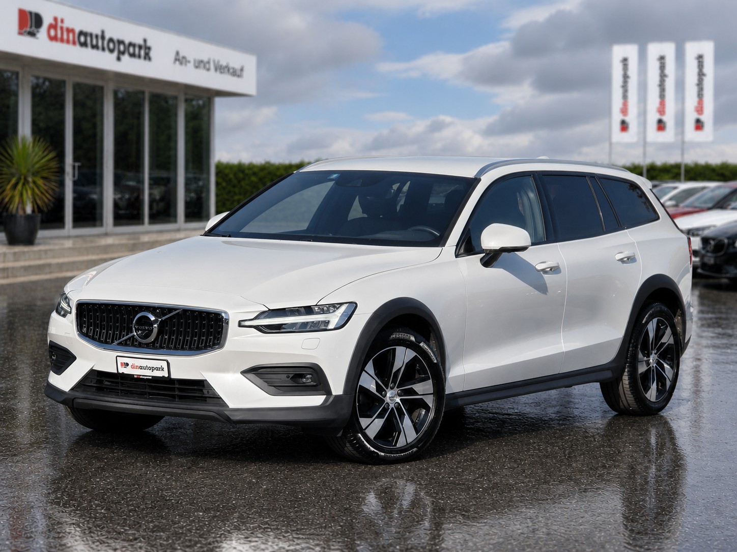 VOLVO V60 Cross Country B4 Diesel Mild Hybrid AWD Geartronic * AHK * Top Ausstattung * CH-Fahrzeug *-image-0