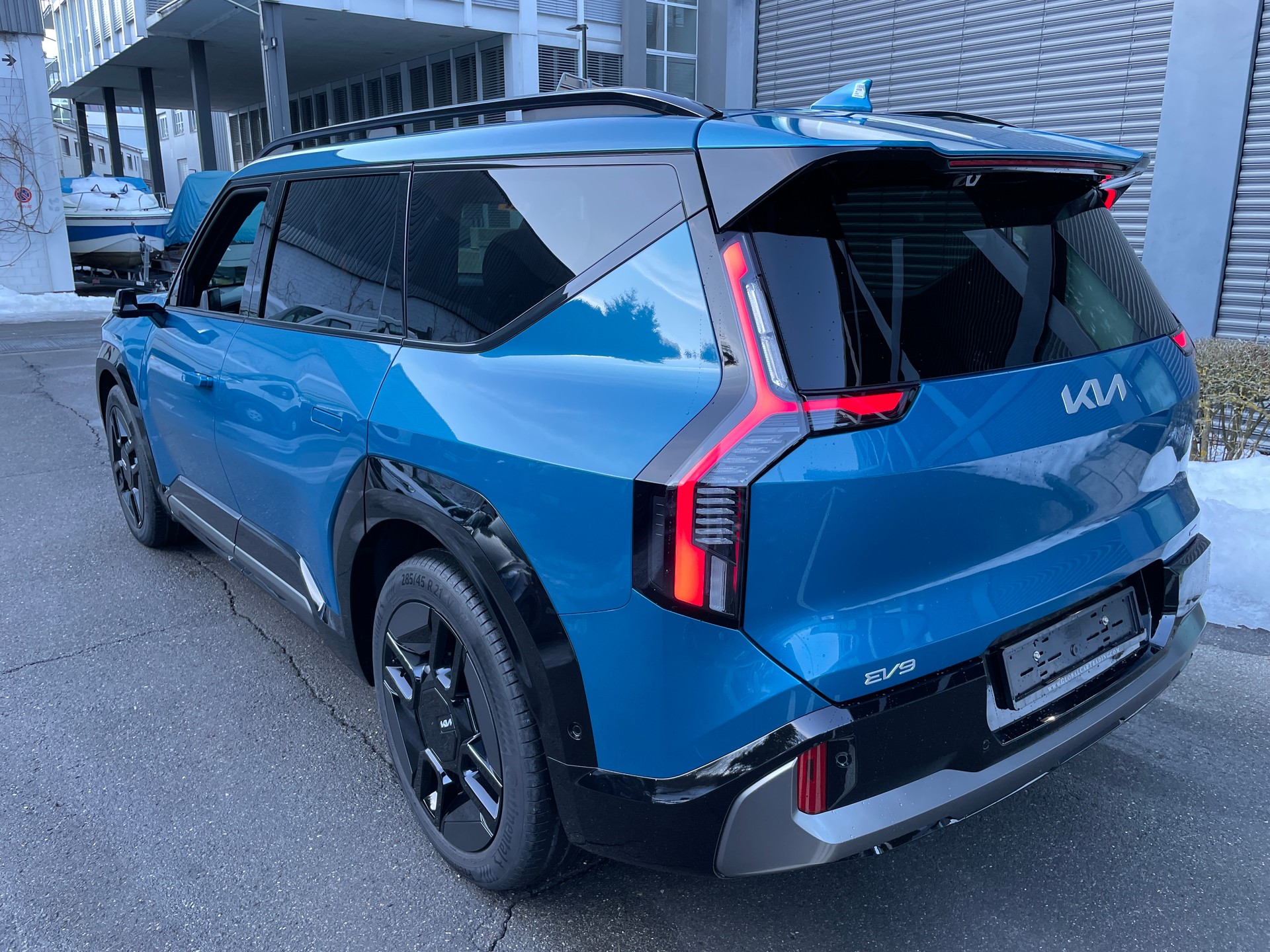 KIA EV9 99,8 kWh GT-Line 4x4 mit Panoramadach, 7-Sitzer, Digitale Spiegel-image-2