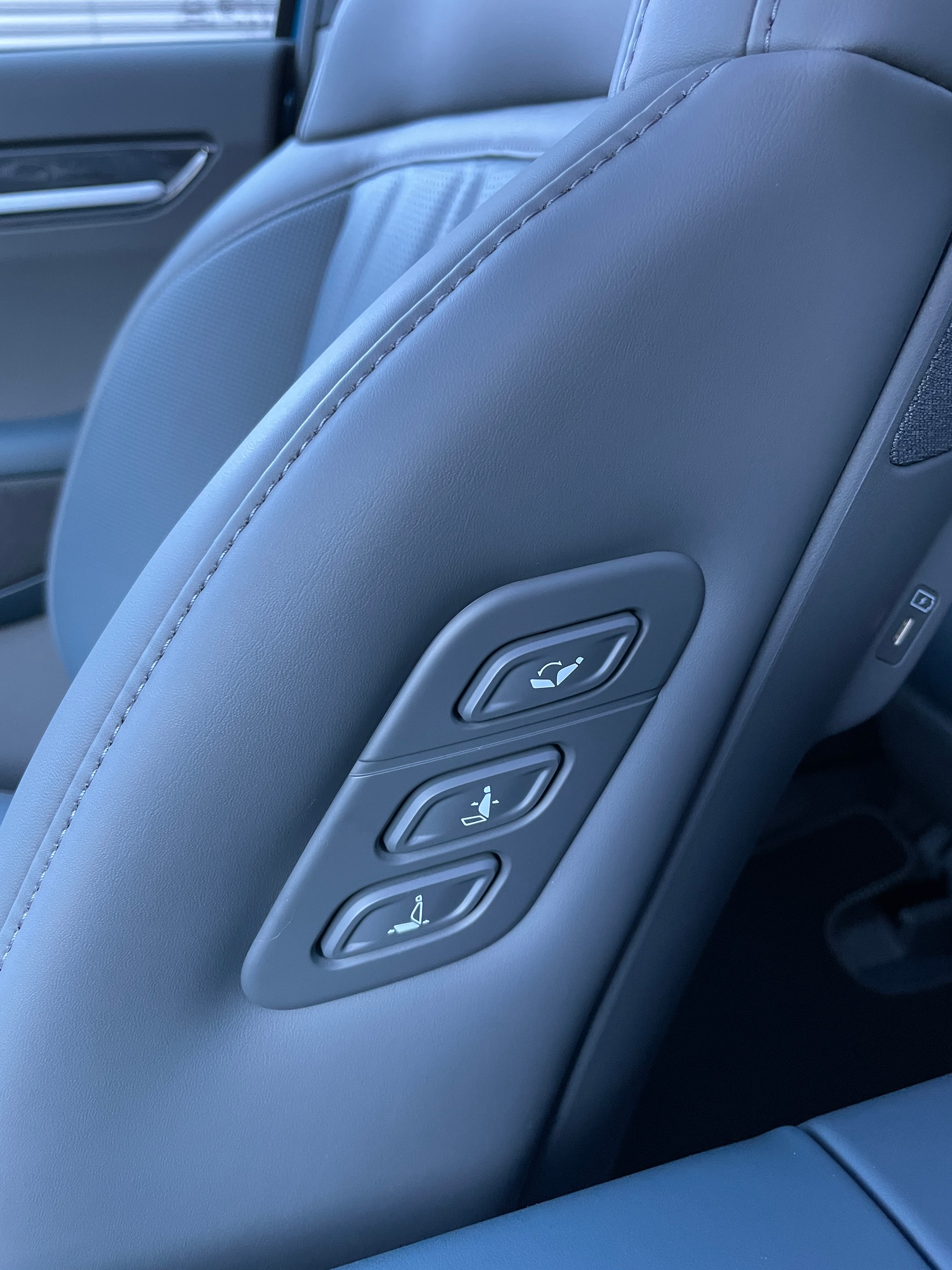 KIA EV9 99,8 kWh GT-Line 4x4 mit Panoramadach, 7-Sitzer, Digitale Spiegel-image-24