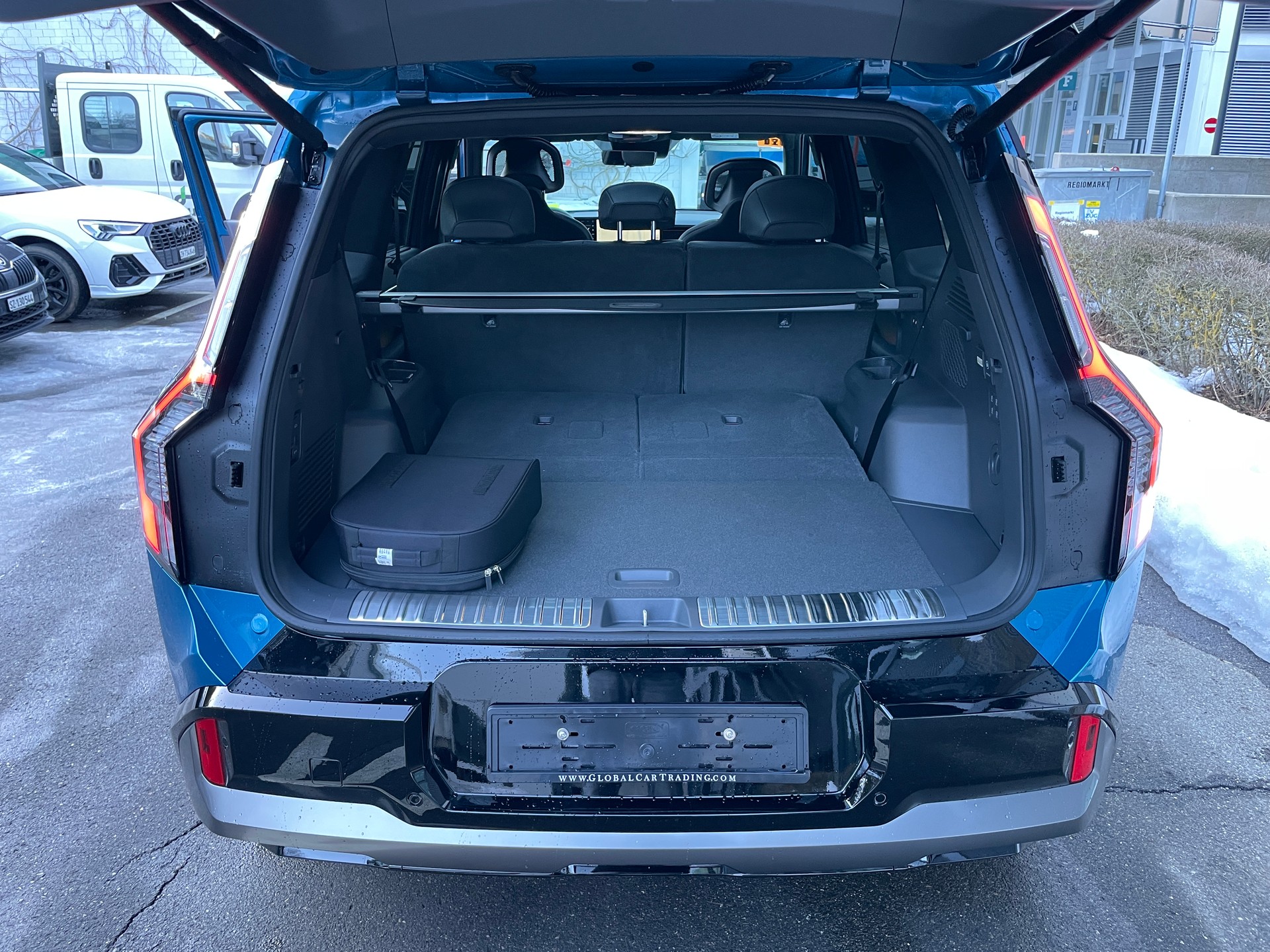 KIA EV9 99,8 kWh GT-Line 4x4 mit Panoramadach, 7-Sitzer, Digitale Spiegel-image-18