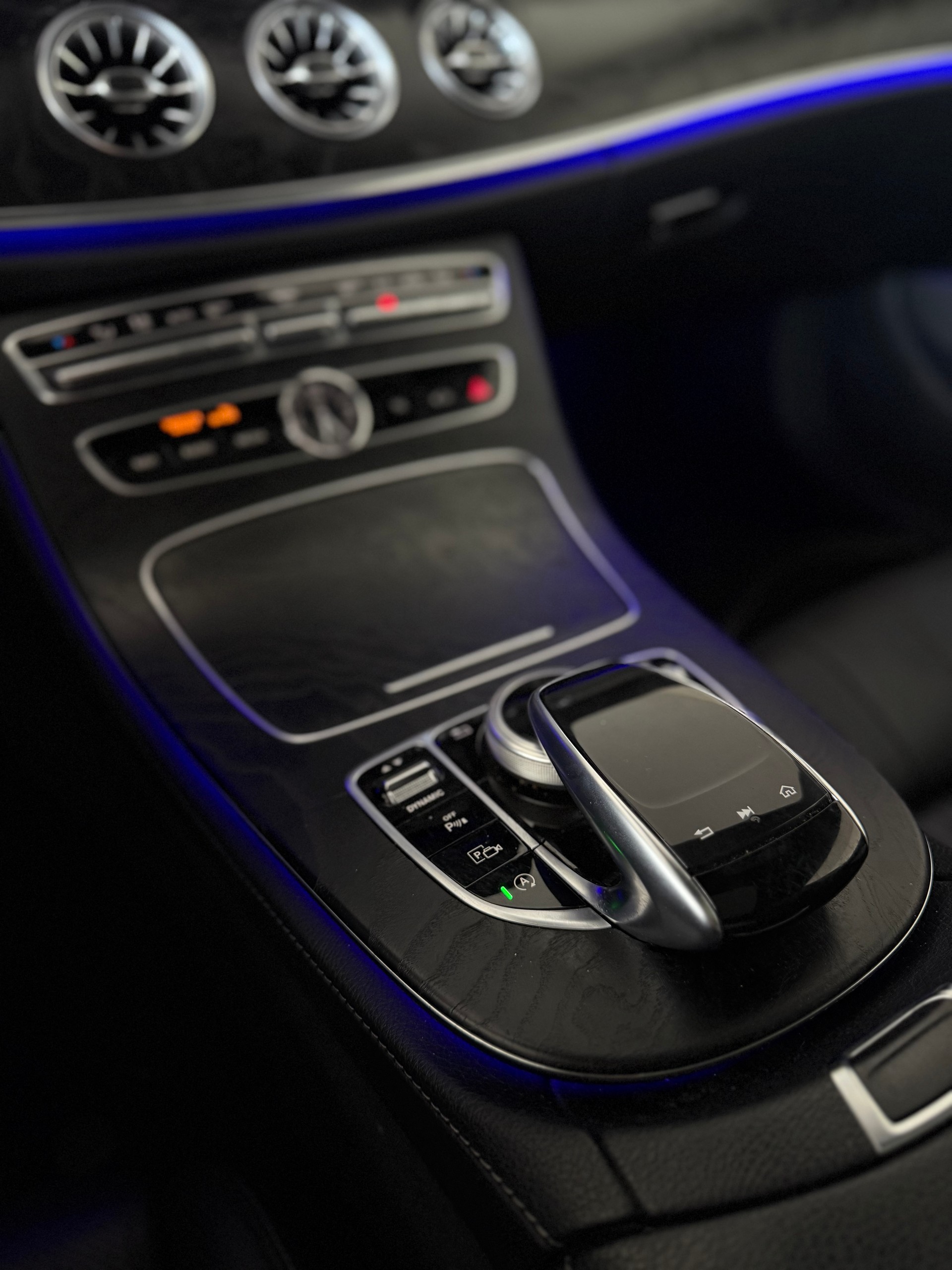 MERCEDES-BENZ E 400 Coupé AMG Line 4 Matic 9G-Tronic-image-21