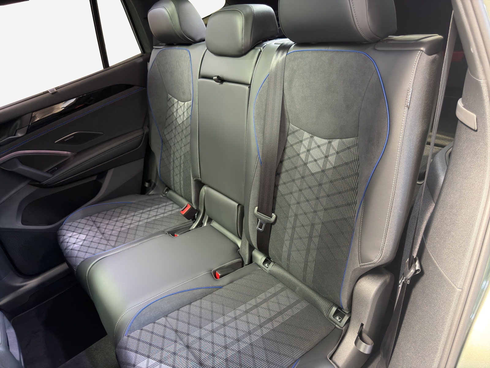 VW Tayron 2.0 TSI R-Line DSG 4Motion-image-11