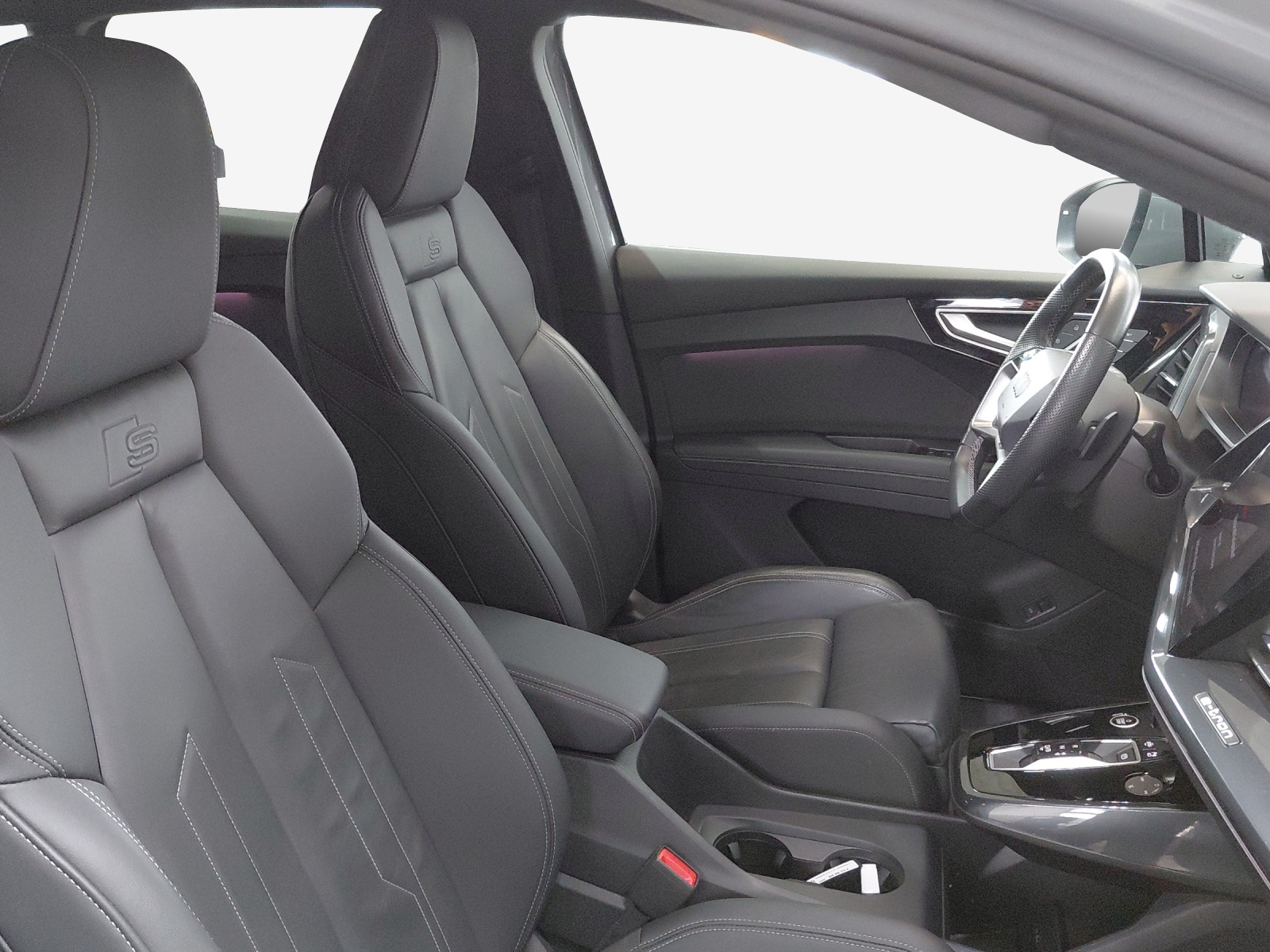 AUDI Q4 e-tron 40-image-16