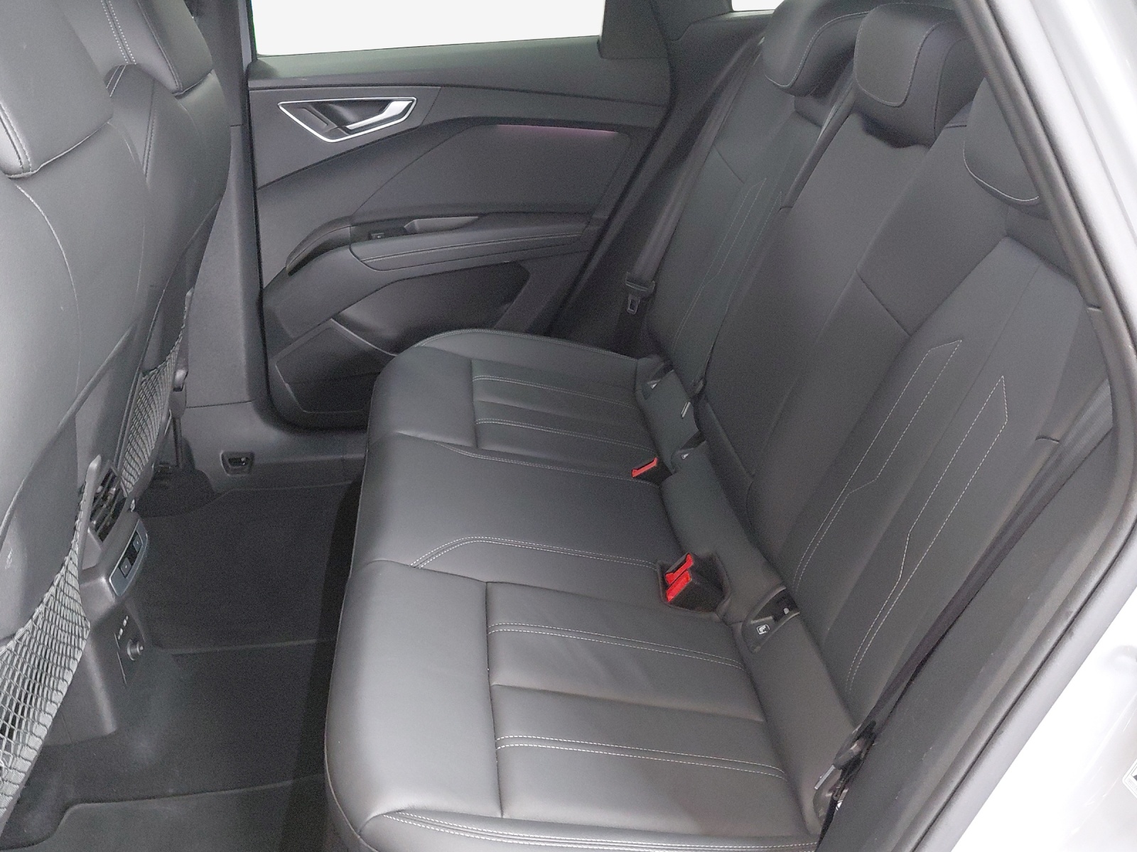 AUDI Q4 e-tron 40-image-12