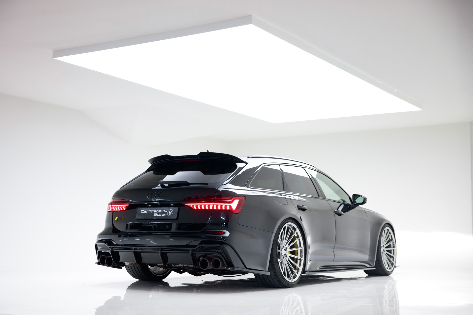 AUDI RS6 Avant 4.0 TFSI V8 quattro-image-3