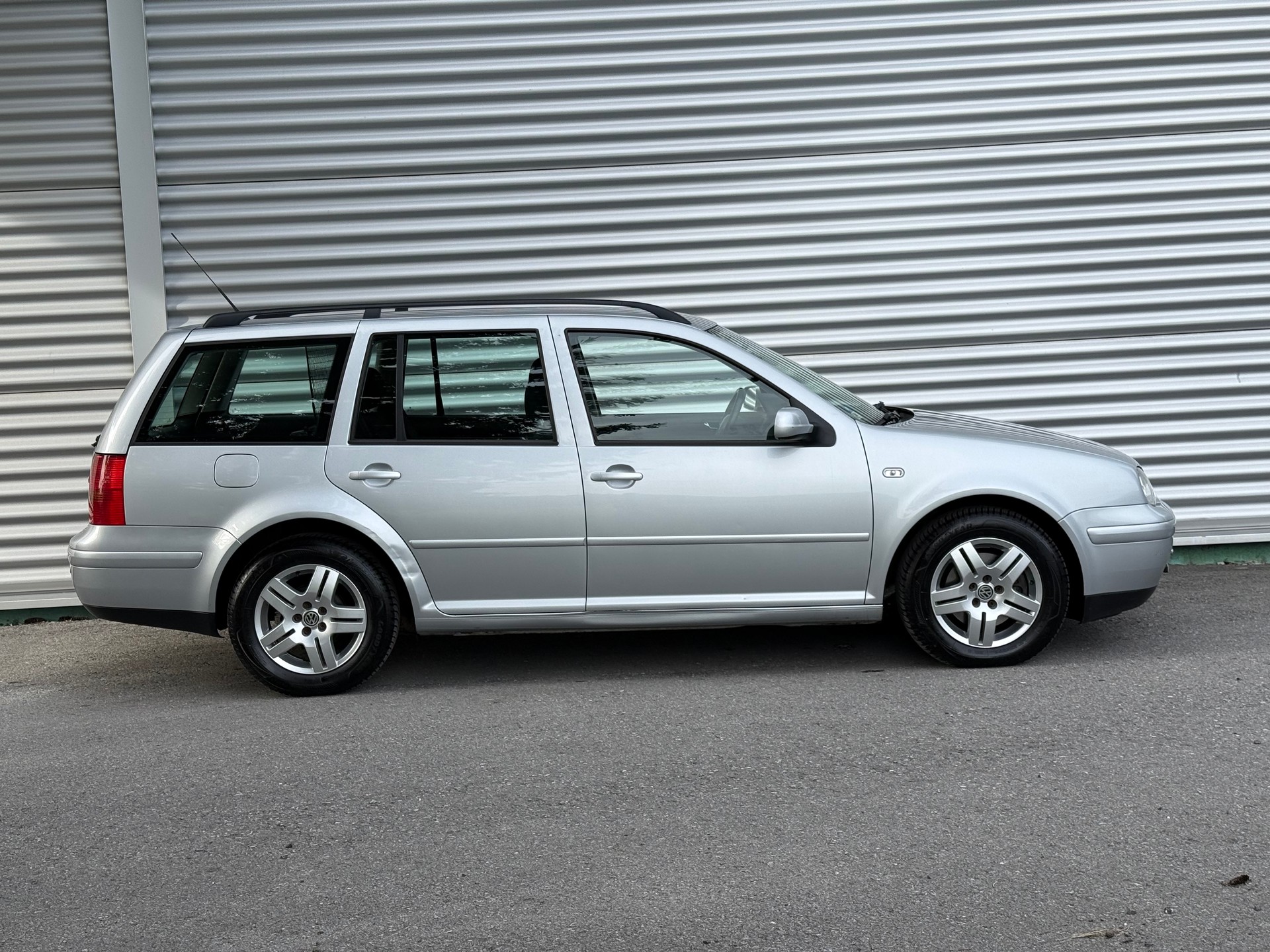 VW Golf Variant 1.9 TDI PD Comfortline-image-4