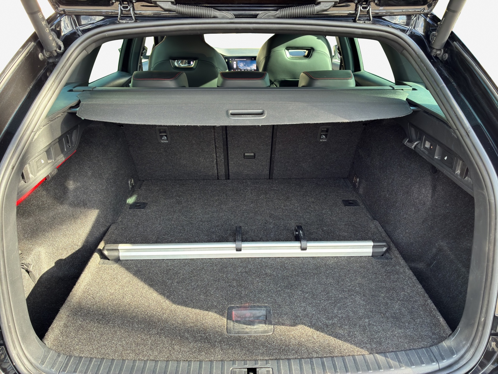 SKODA Octavia Combi 2.0 TDI DSG RS 4x4-image-12