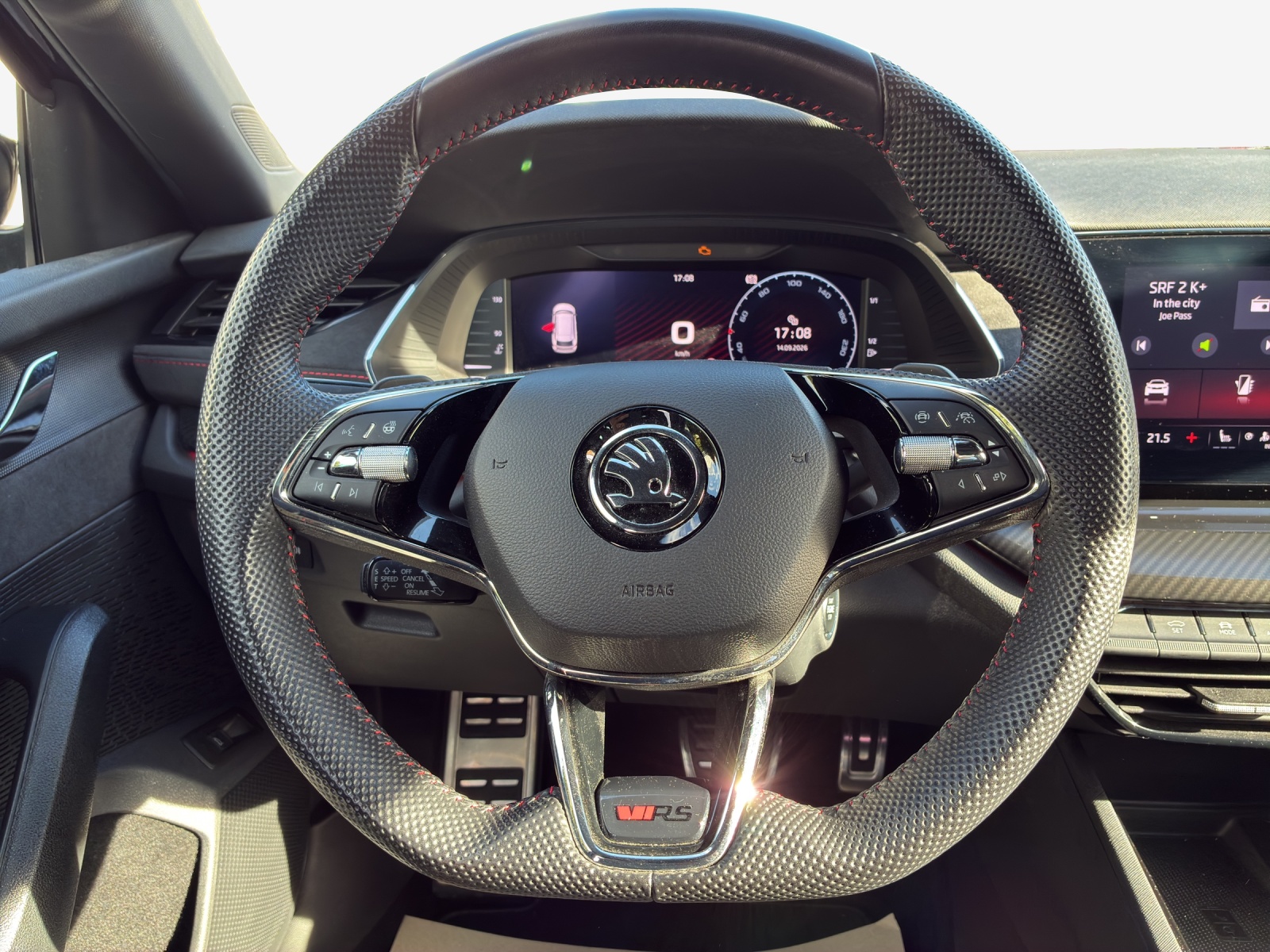 SKODA Octavia Combi 2.0 TDI DSG RS 4x4-image-9