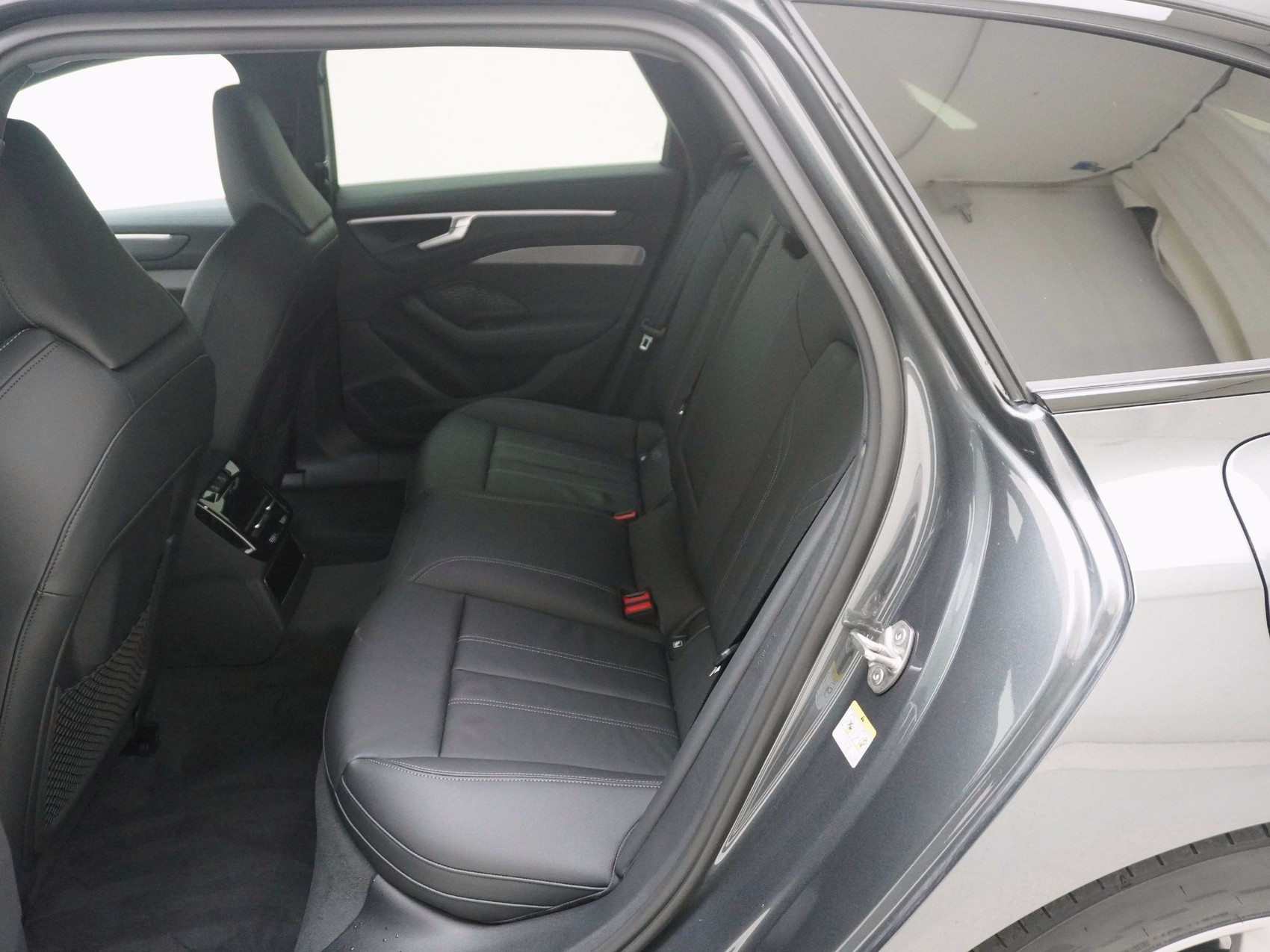 AUDI A6 Avant 2.0 e-hybrid S line quattro S-Tronic-image-14