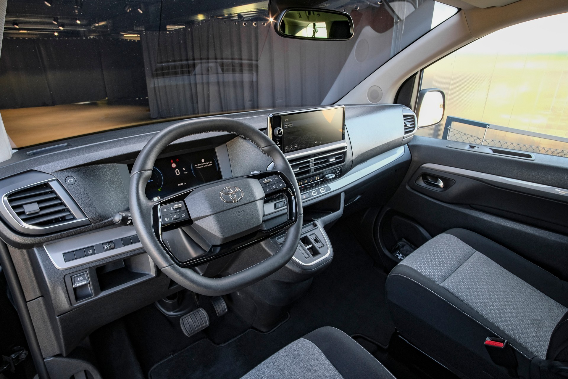 TOYOTA Proace Verso 2.0 D-4D Long 8-Sitzer-image-13