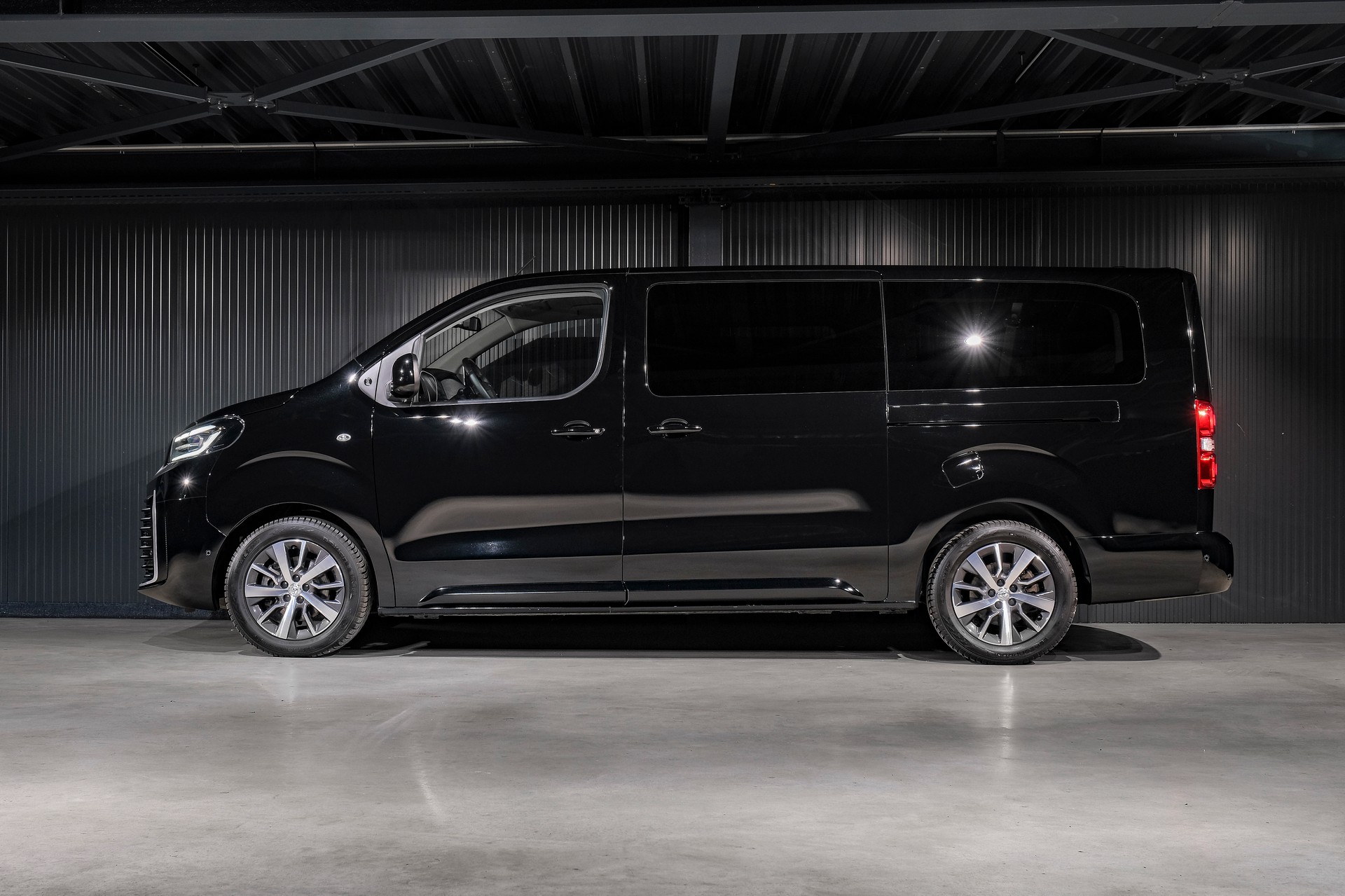 TOYOTA Proace Verso 2.0 D-4D Long 8-Sitzer-image-8