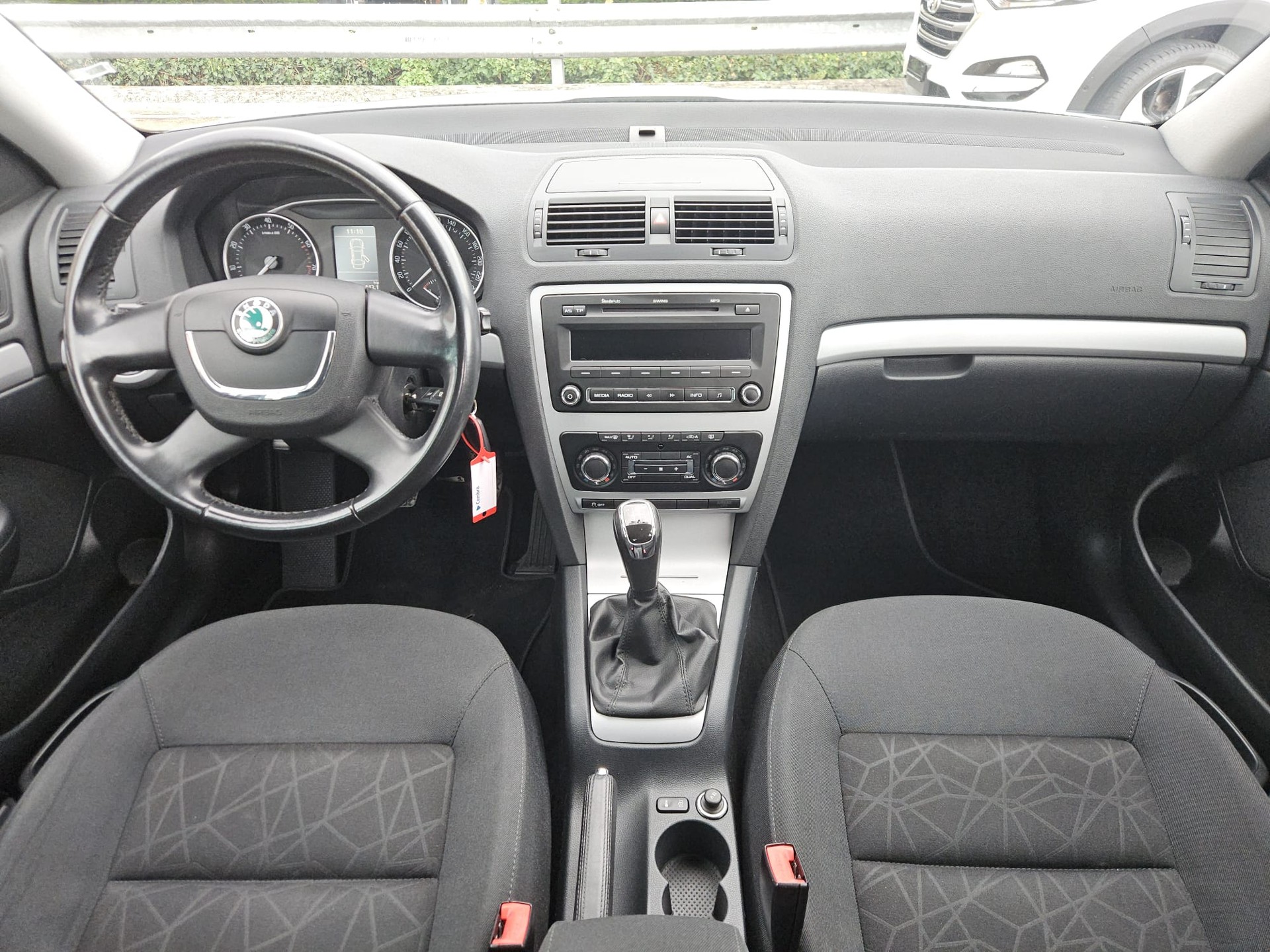 SKODA Octavia Combi 1.4 TSI Family-image-7