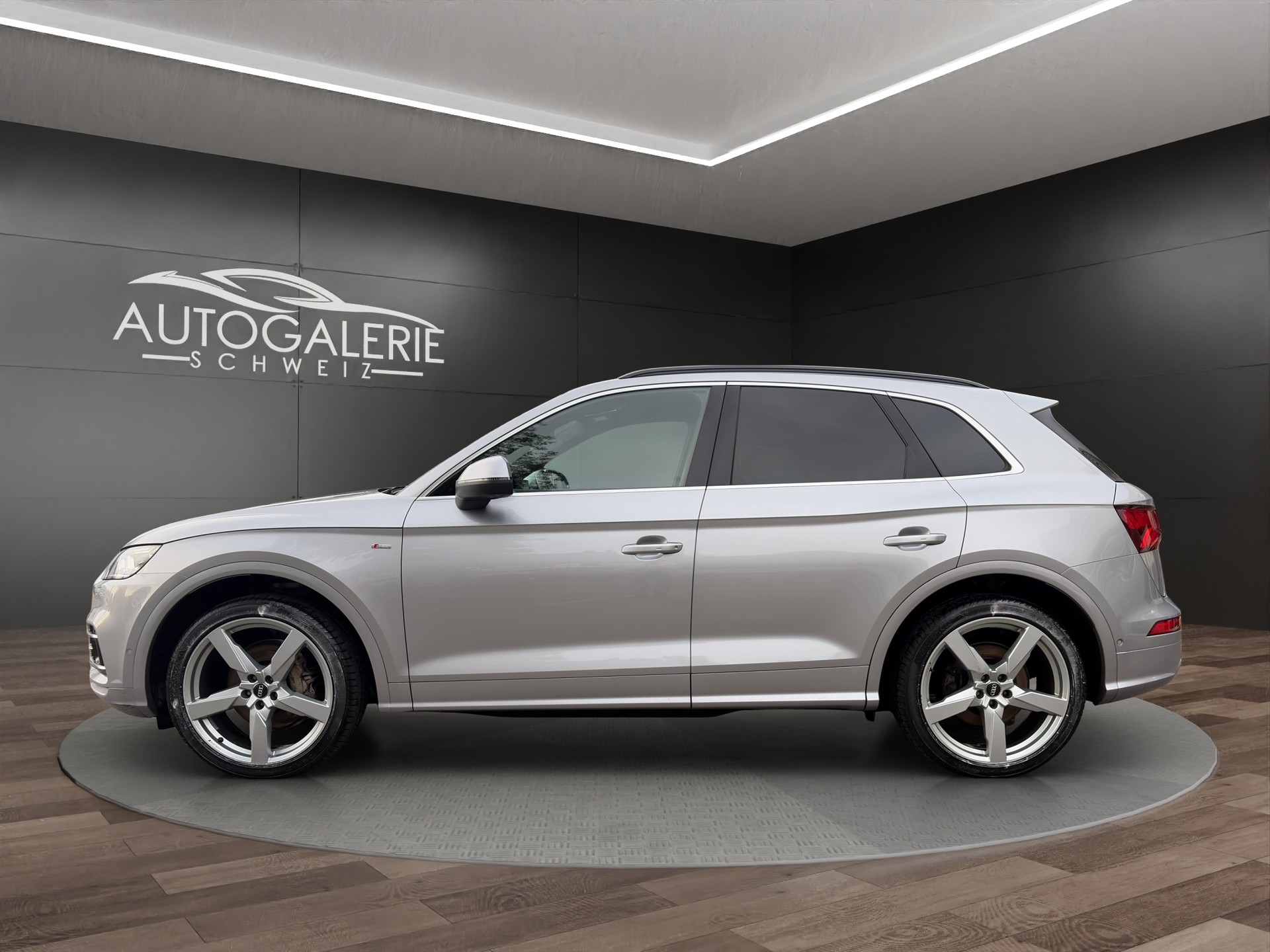 AUDI Q5 45 TFSI sport quattro | S-Line | Pano | Luftfed. | AHK | Memory | HeadUp | 21" | Assistanzsysteme |-image-1