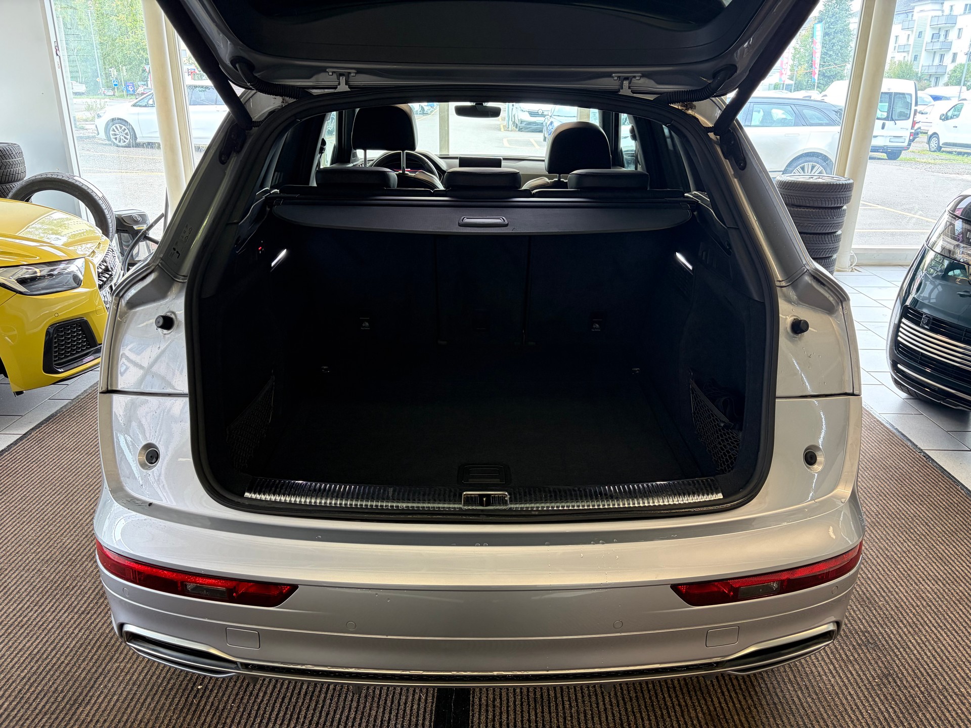 AUDI Q5 45 TFSI sport quattro | S-Line | Pano | Luftfed. | AHK | Memory | HeadUp | 21" | Assistanzsysteme |-image-26