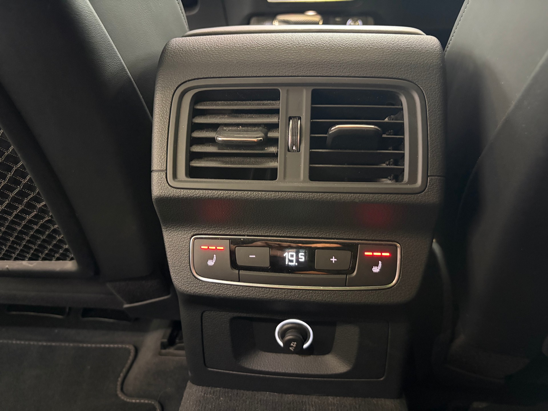 AUDI Q5 45 TFSI sport quattro | S-Line | Pano | Luftfed. | AHK | Memory | HeadUp | 21" | Assistanzsysteme |-image-23