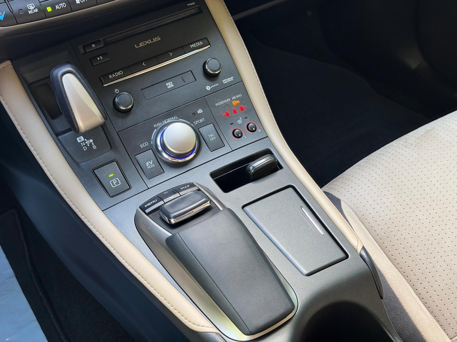 LEXUS CT 200h Comfort-image-13